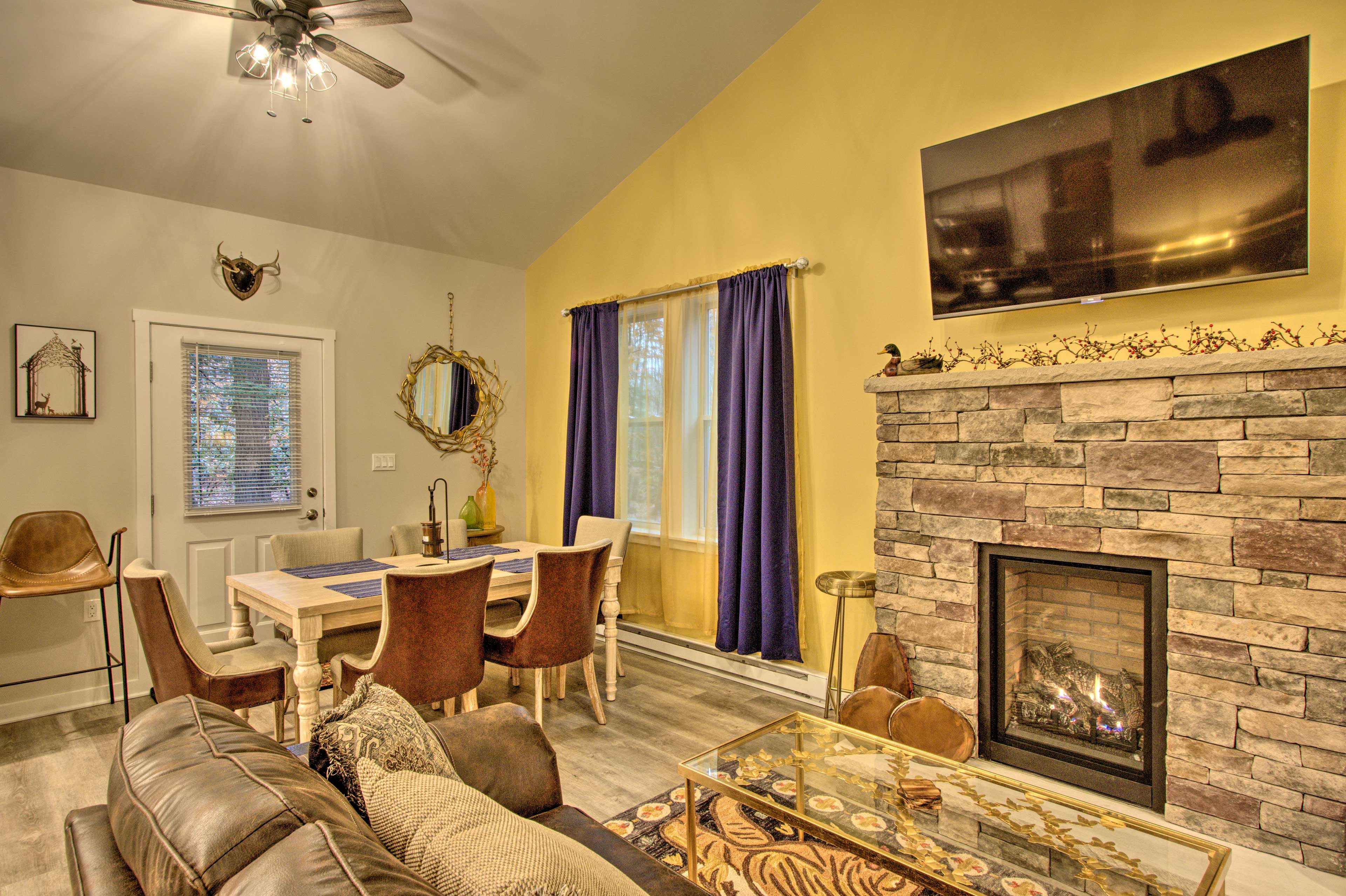 Living Room | Smart TV
