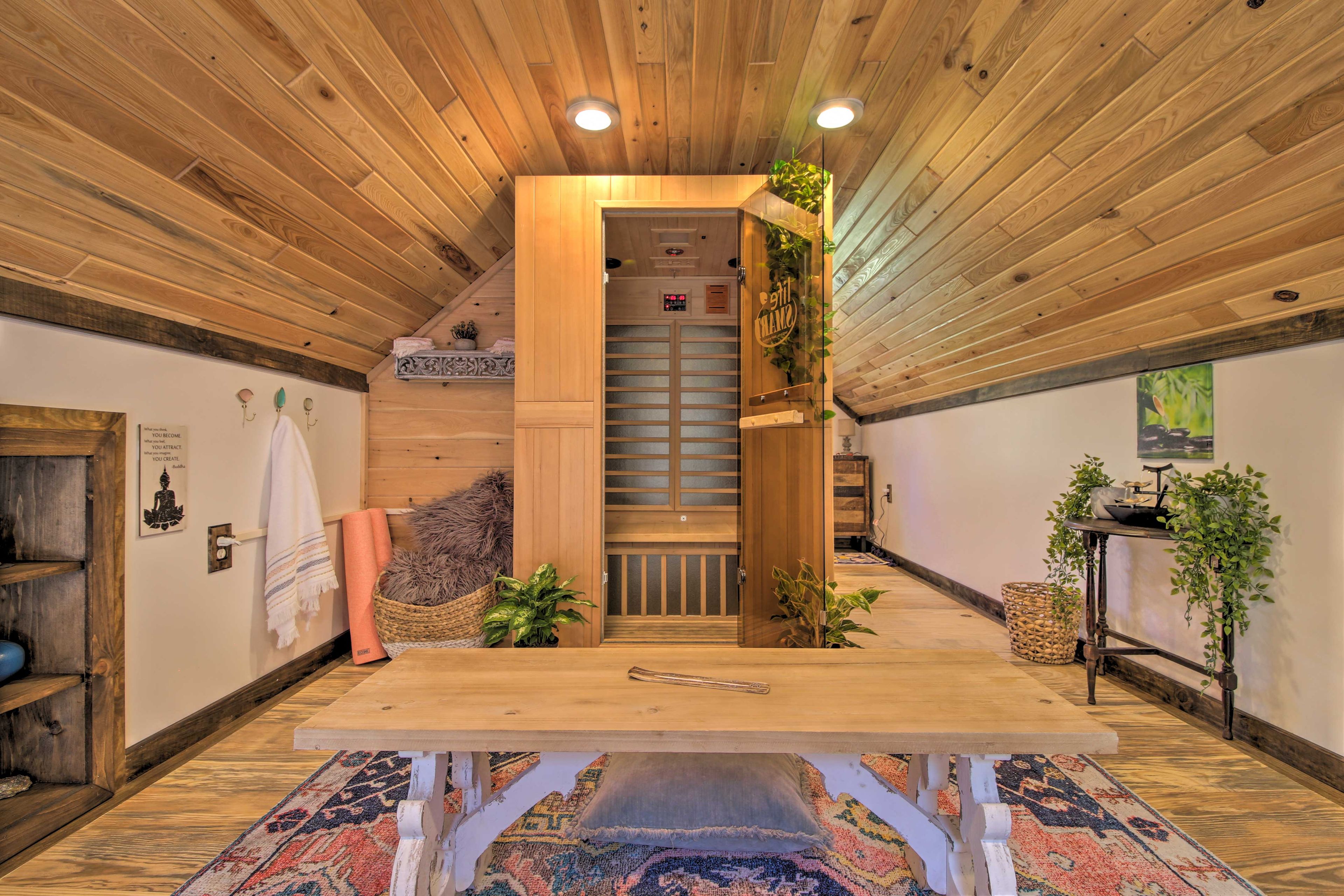 'Zen Den' | Above Garage | Sauna | Twin Daybed