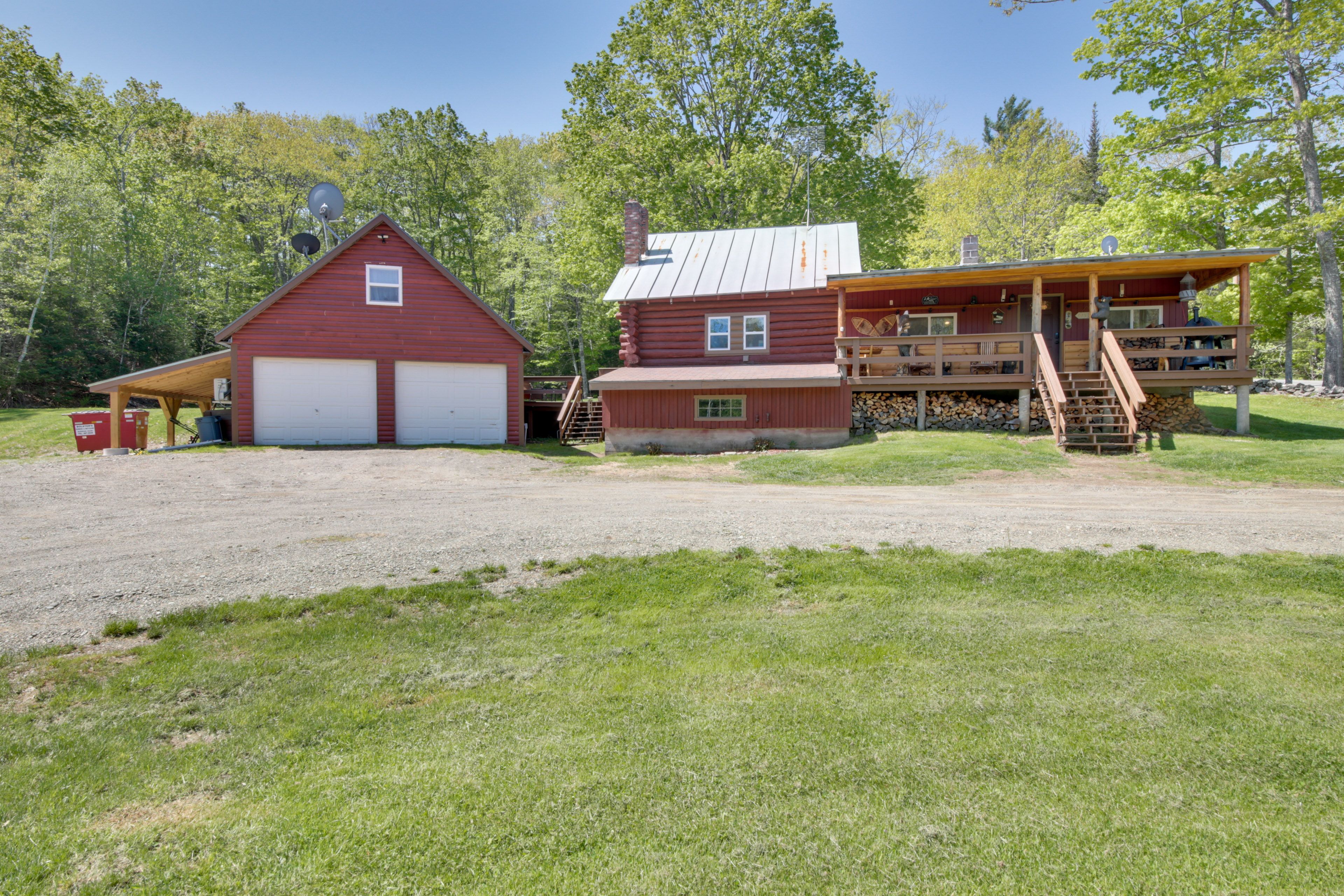 Parking | Driveway (4 Vehicles) | RV/Trailer Parking