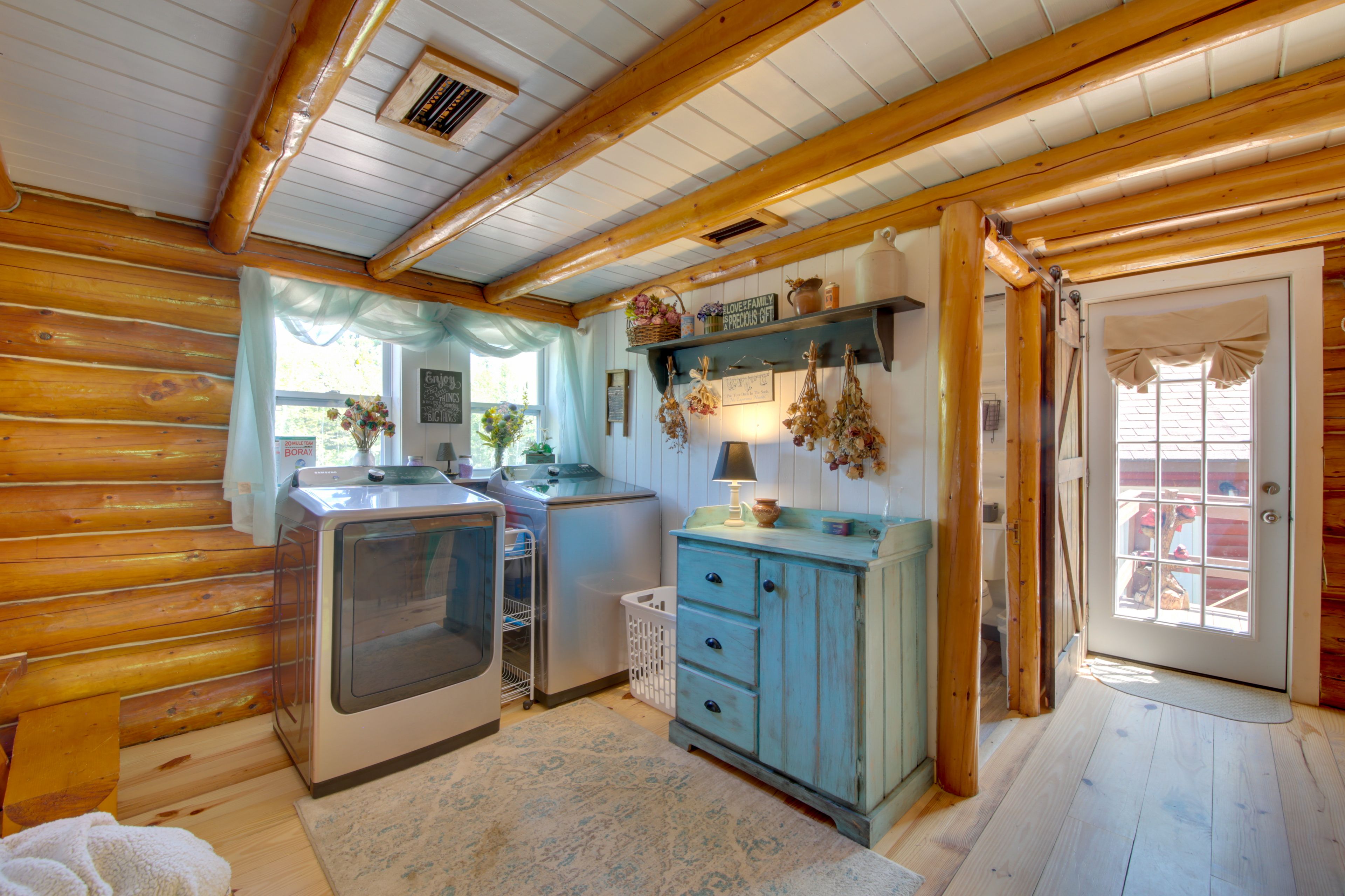 In-Unit Laundry | Washer & Dryer