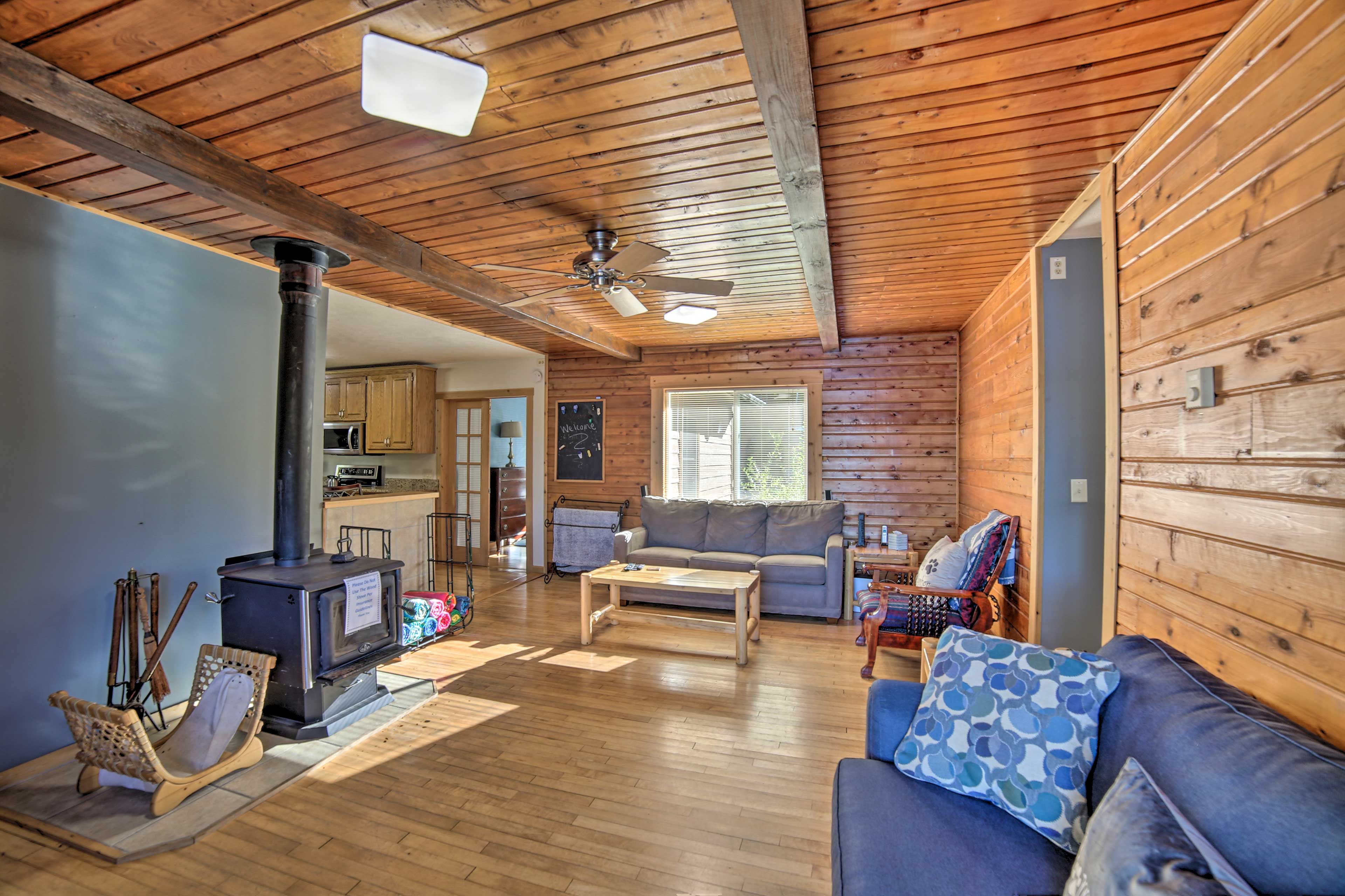 Living Room | Main Floor | Smart TV w/ Hulu Live TV & Sports | Board Games