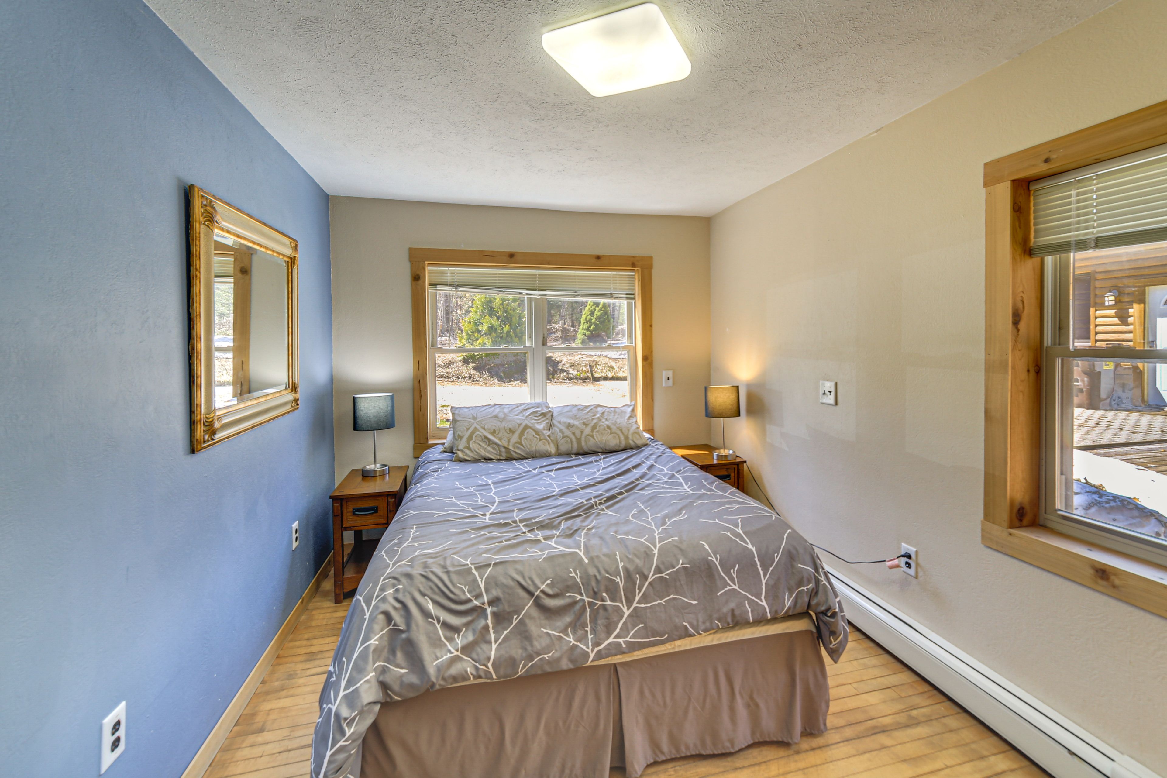 Bedroom 2 | Queen Bed