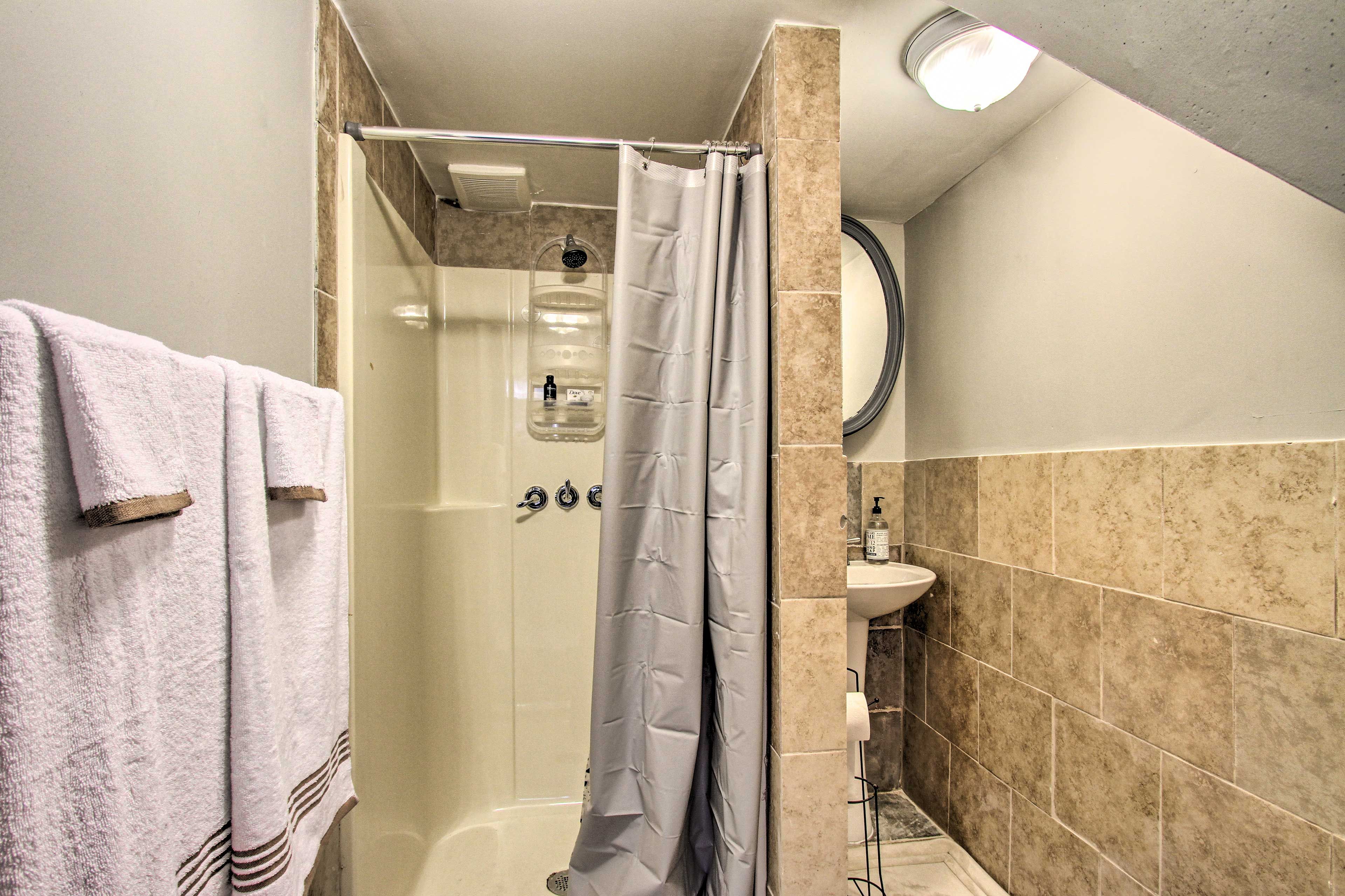 Full Bathroom | Step-Free Access | Complimentary Toiletries