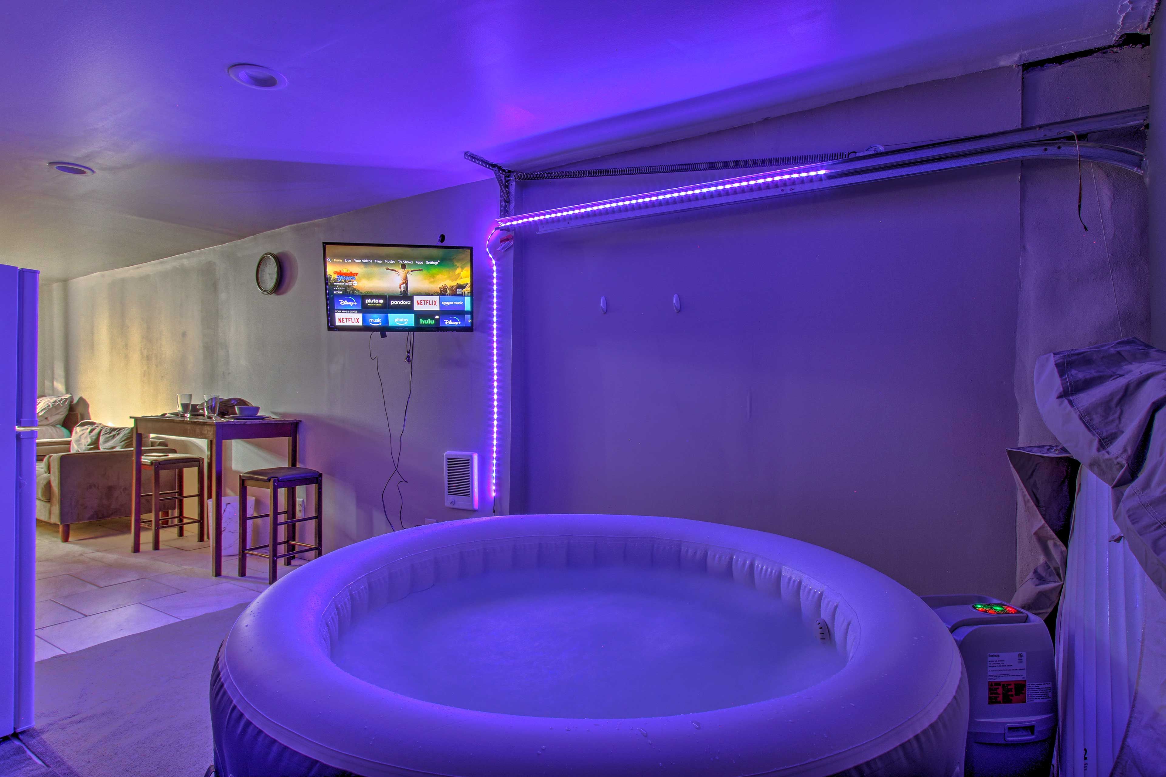 Private Hot Tub | Adjustable Smart TV | Bluetooth Speakers