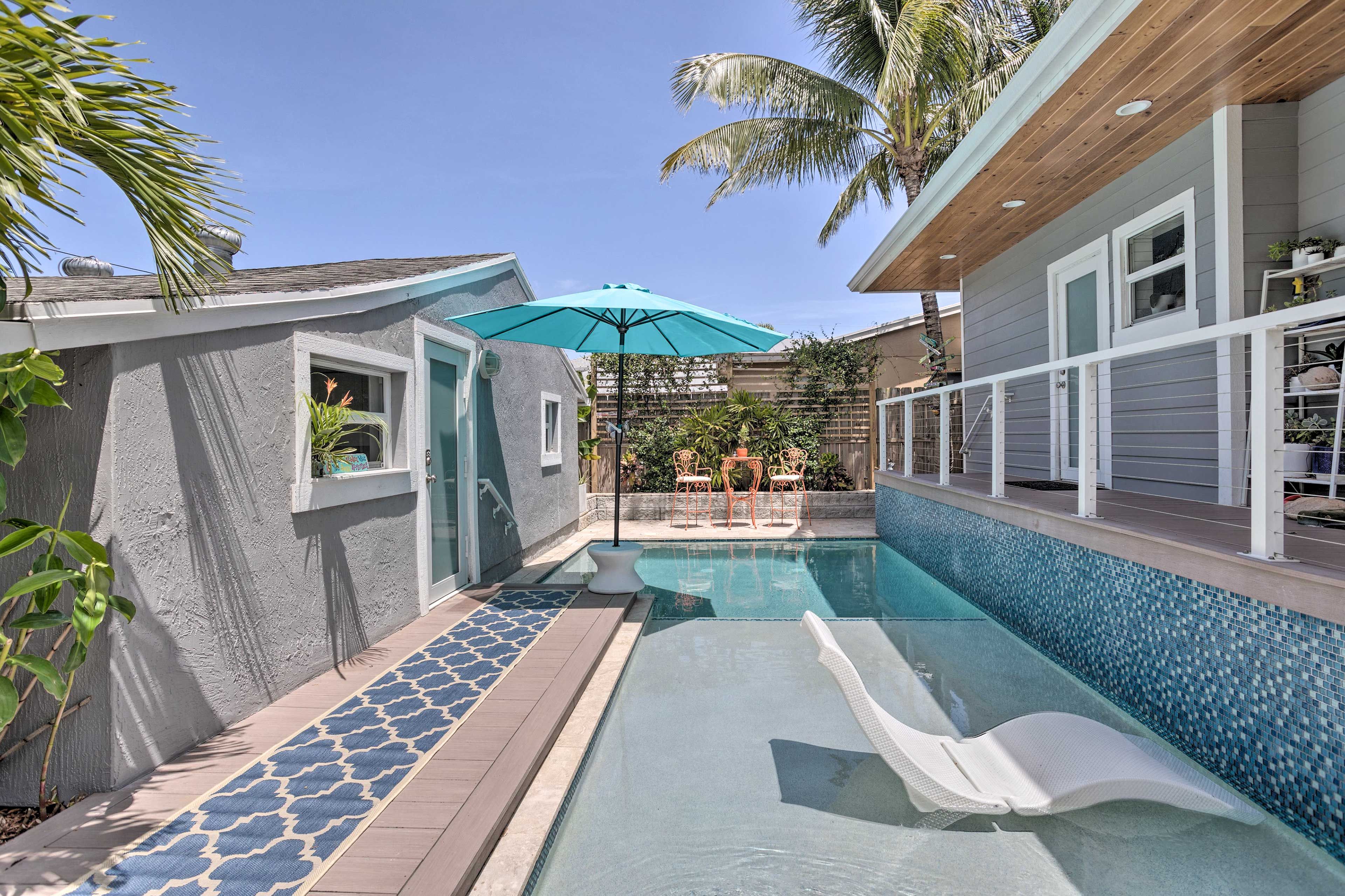 Heated Saltwater Pool | Beach Towels