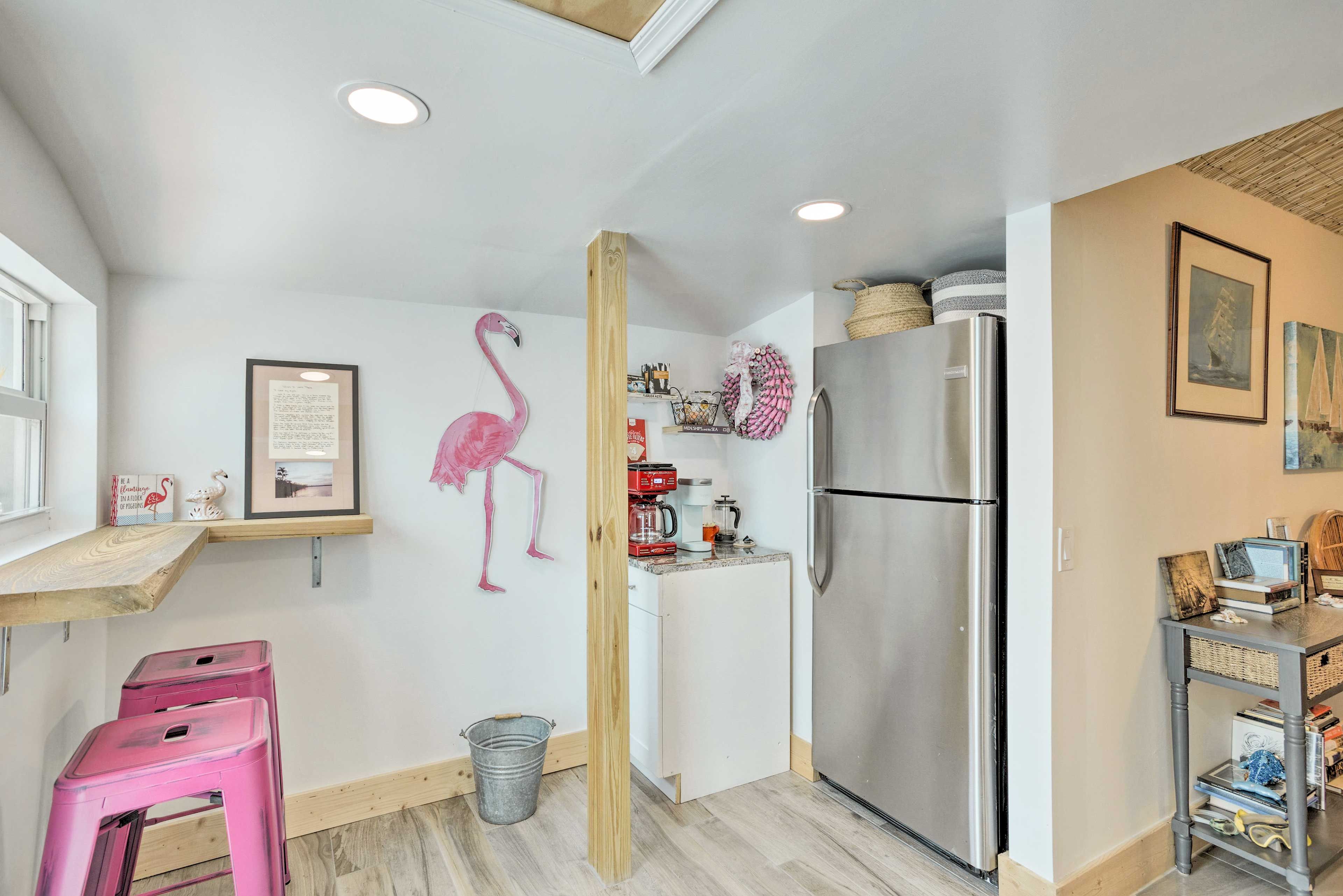 Dining Area | Dishware/Flatware | Trash Bags/Paper Towels