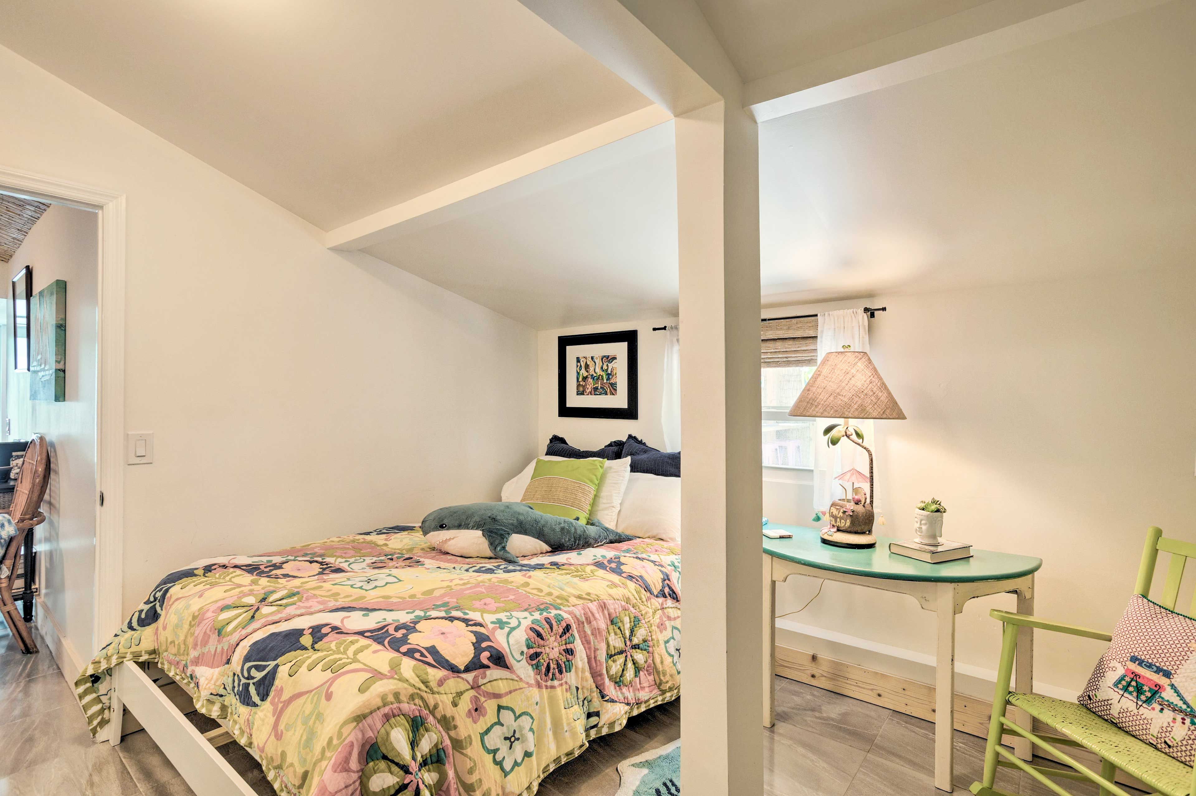 Bedroom 1 | Queen Bed | Linens Provided