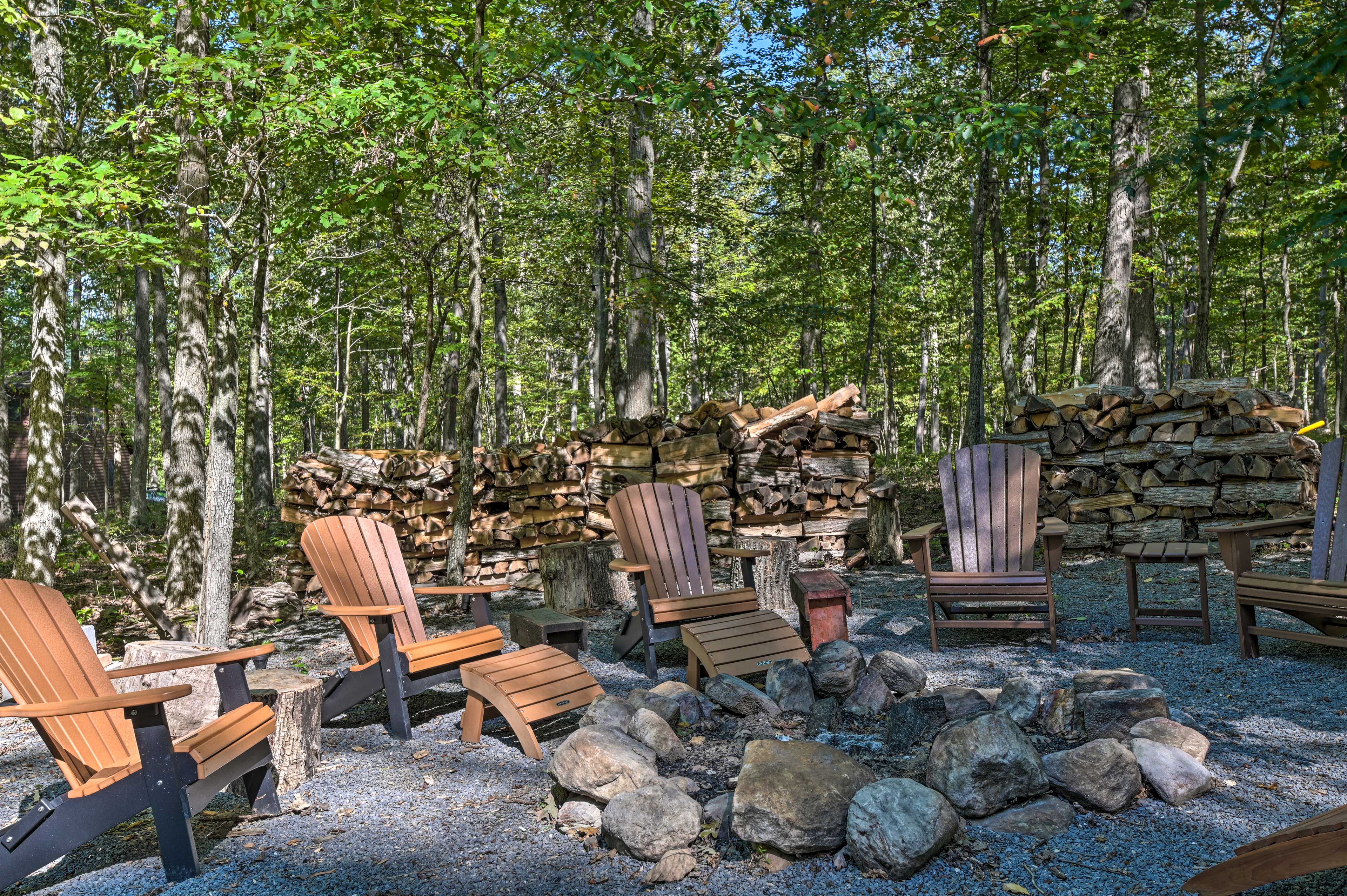 Fire Pit w/ Seating