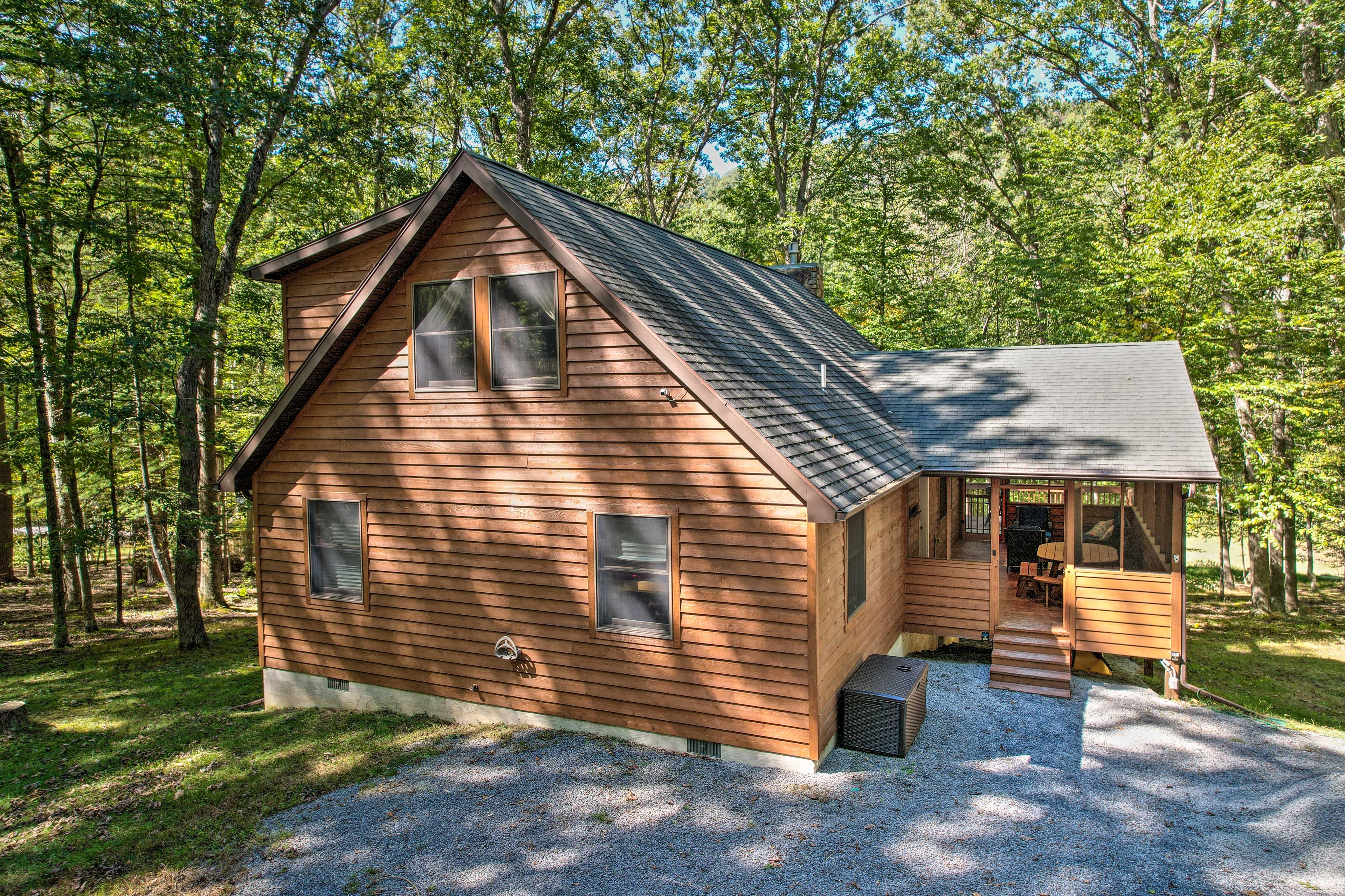 Cabin Exterior | Driveway Parking ( 4 Vehicles)