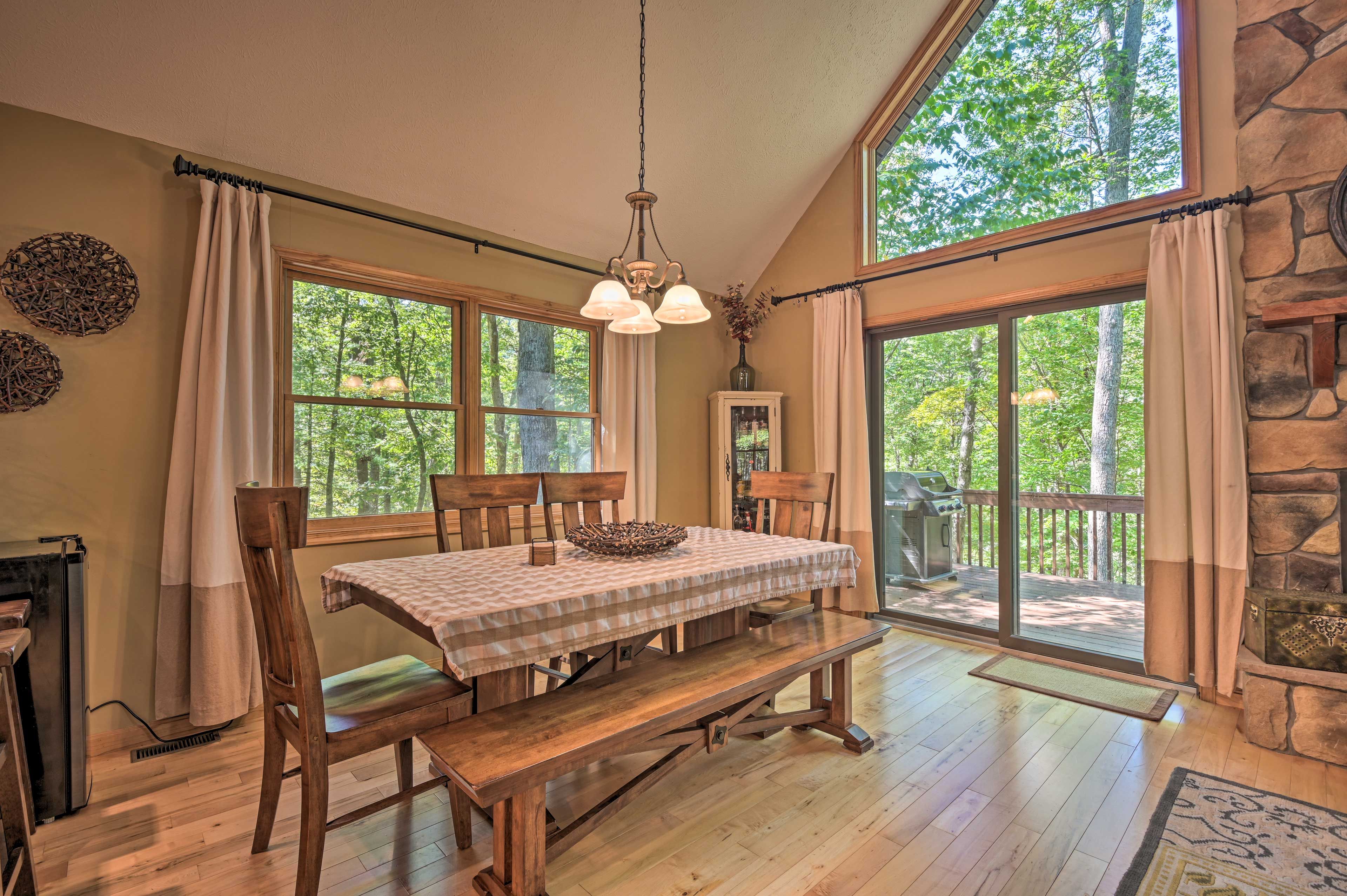 Dining Area | Seating for 6