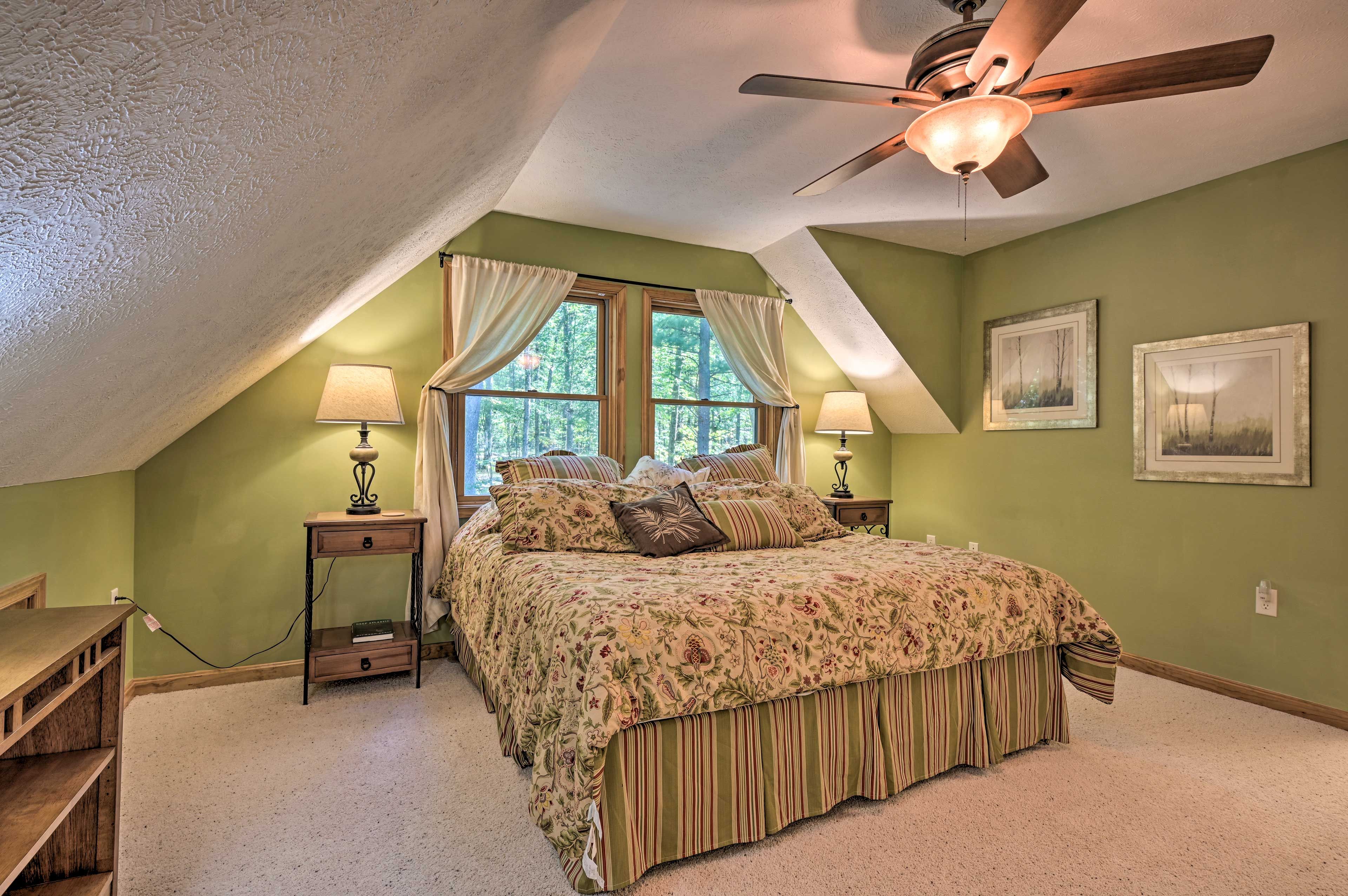 Bedroom 1 (Loft) | Linens Provided