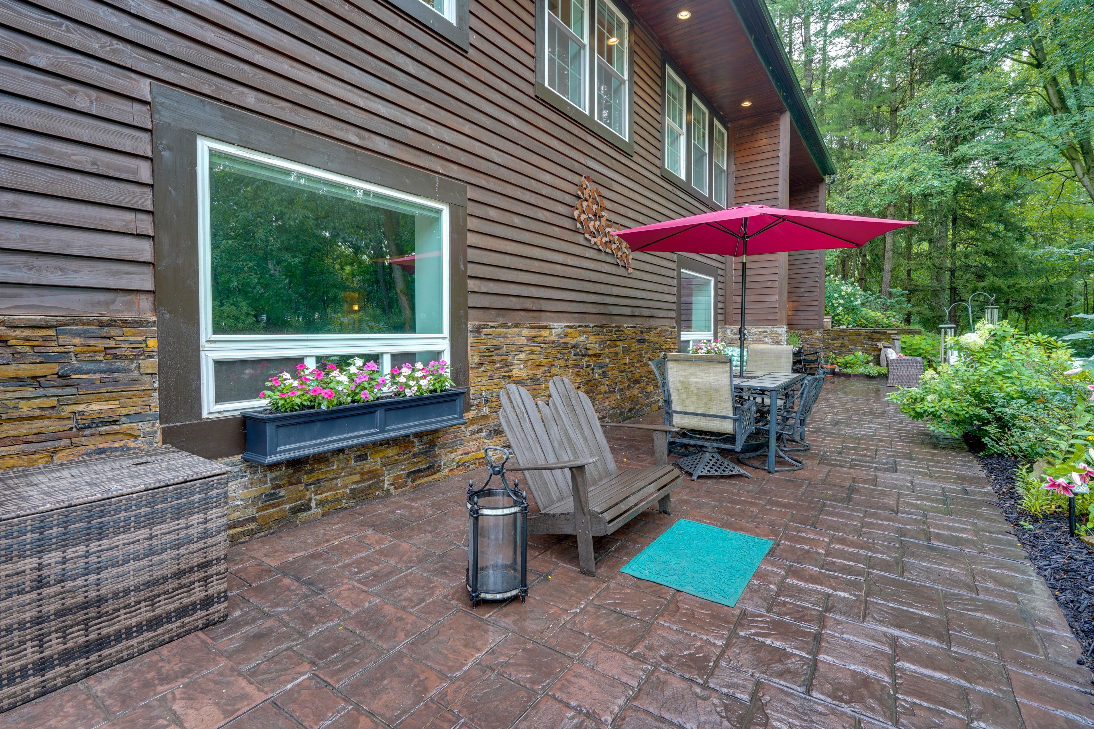 Patio | Outdoor Dining