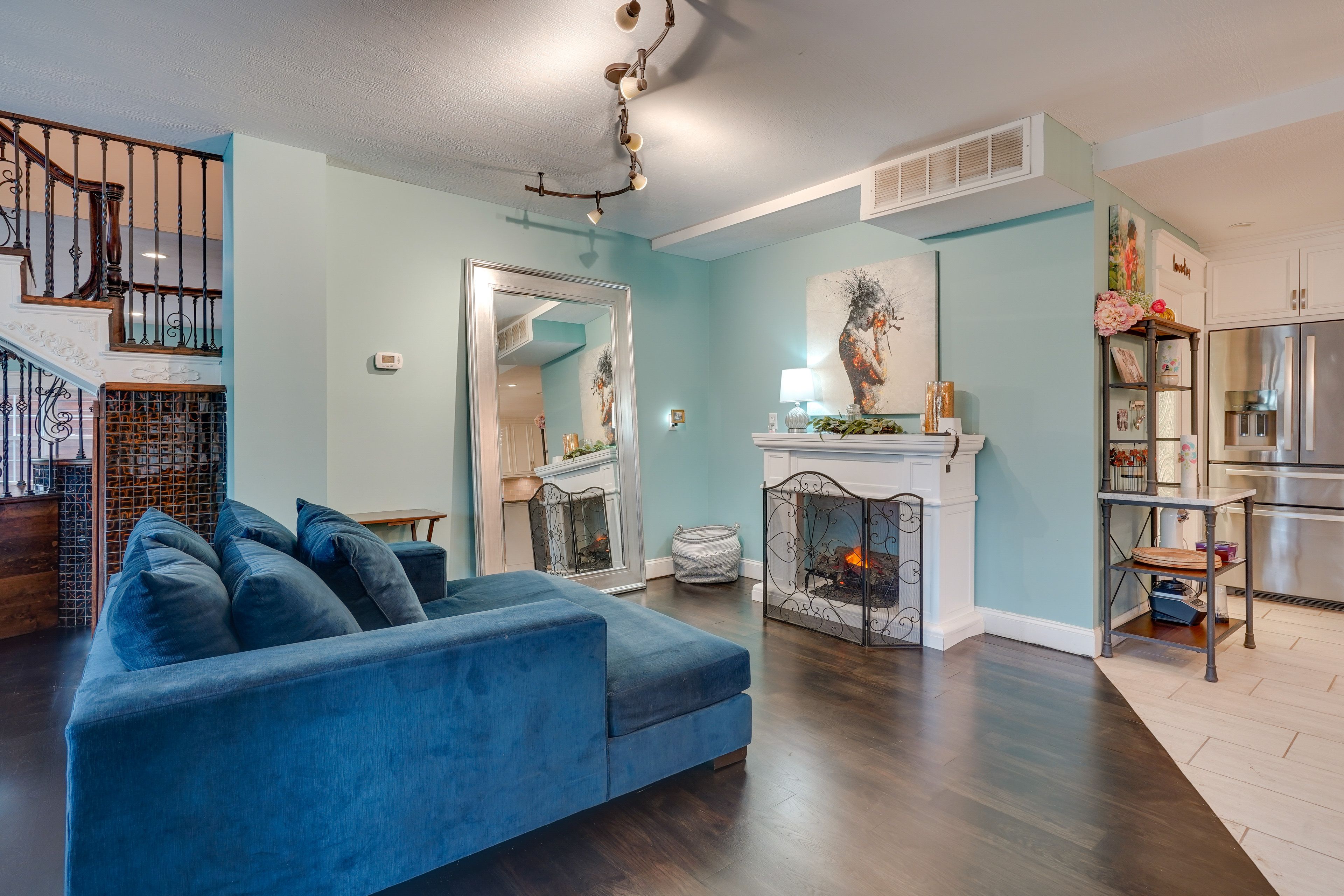 Main Living Space | Central A/C | Central Heat | Free WiFi | Gas Fireplace
