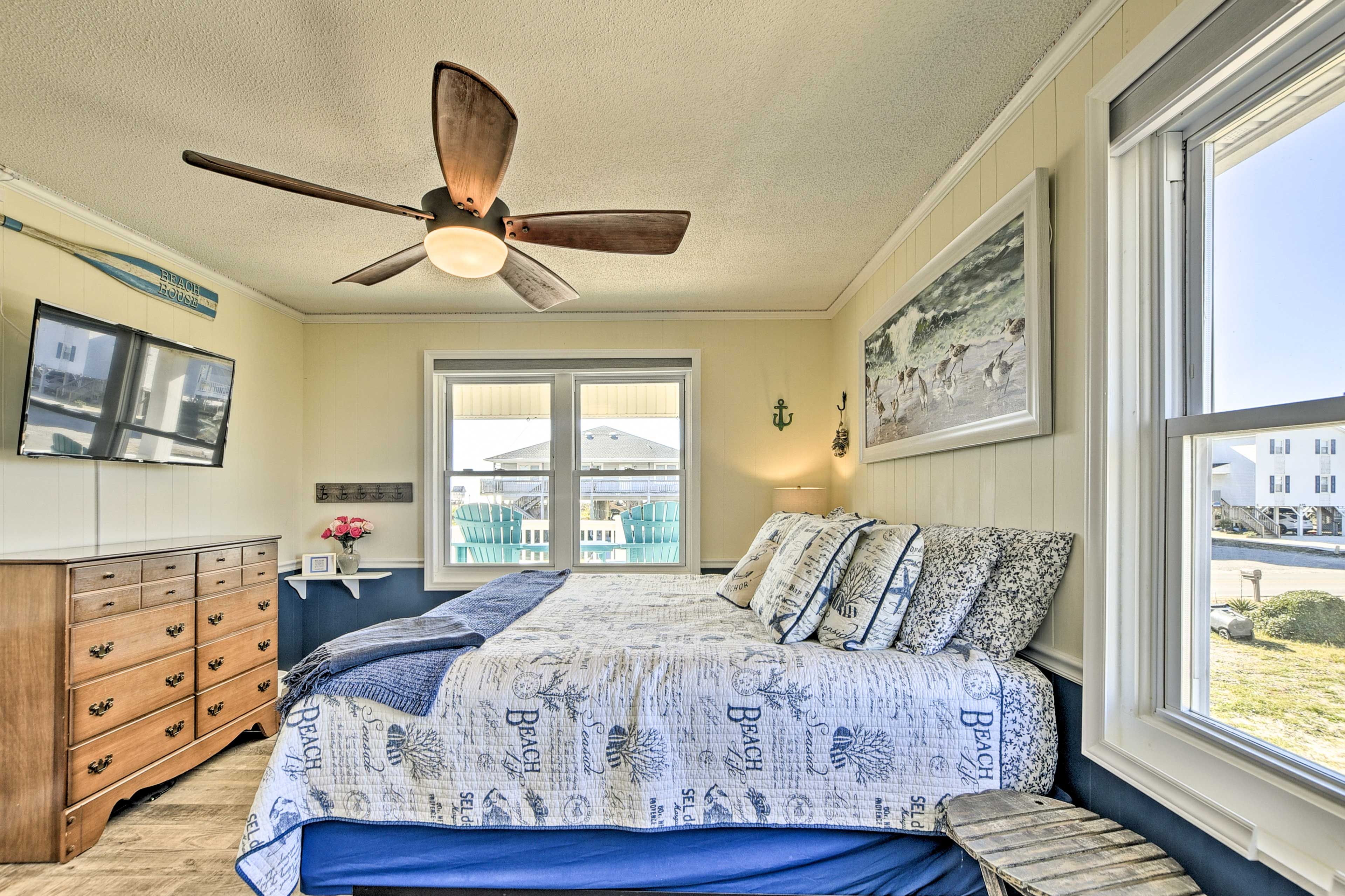 Bedroom 1 | King Bed