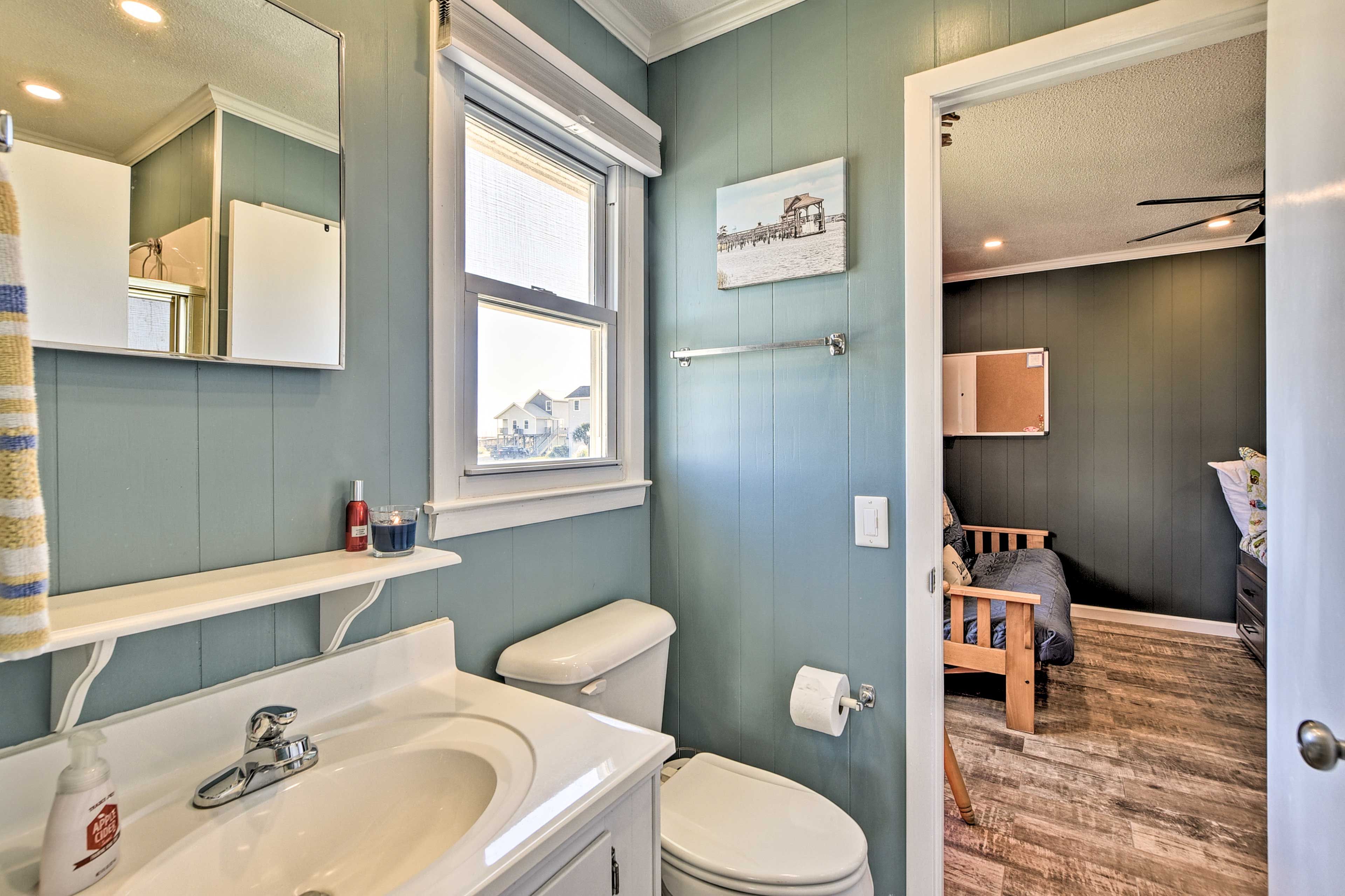 Jack-n-Jill Bathroom | Walk-In Shower