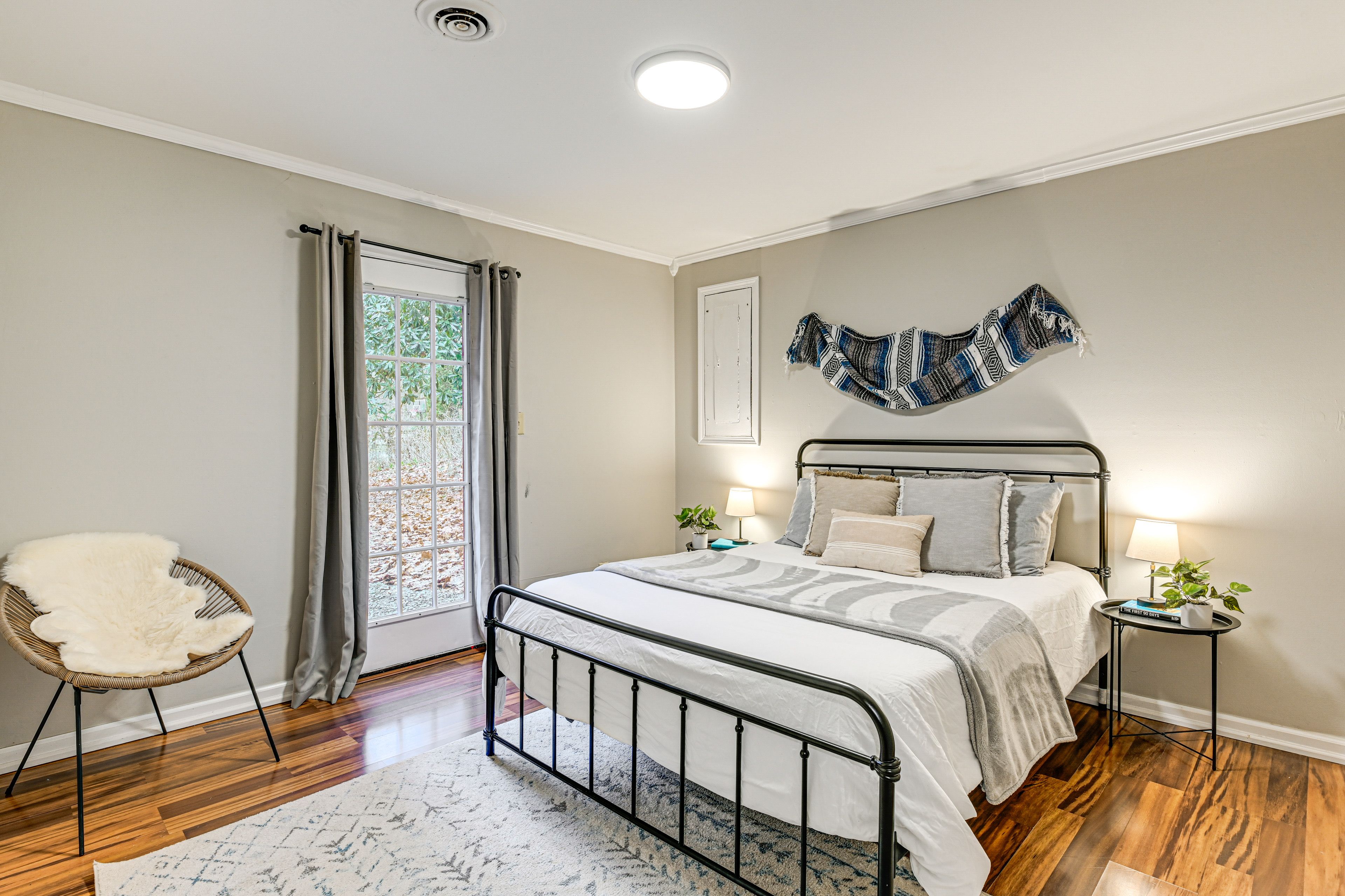 Bedroom 1 | 1st Floor | Queen Bed
