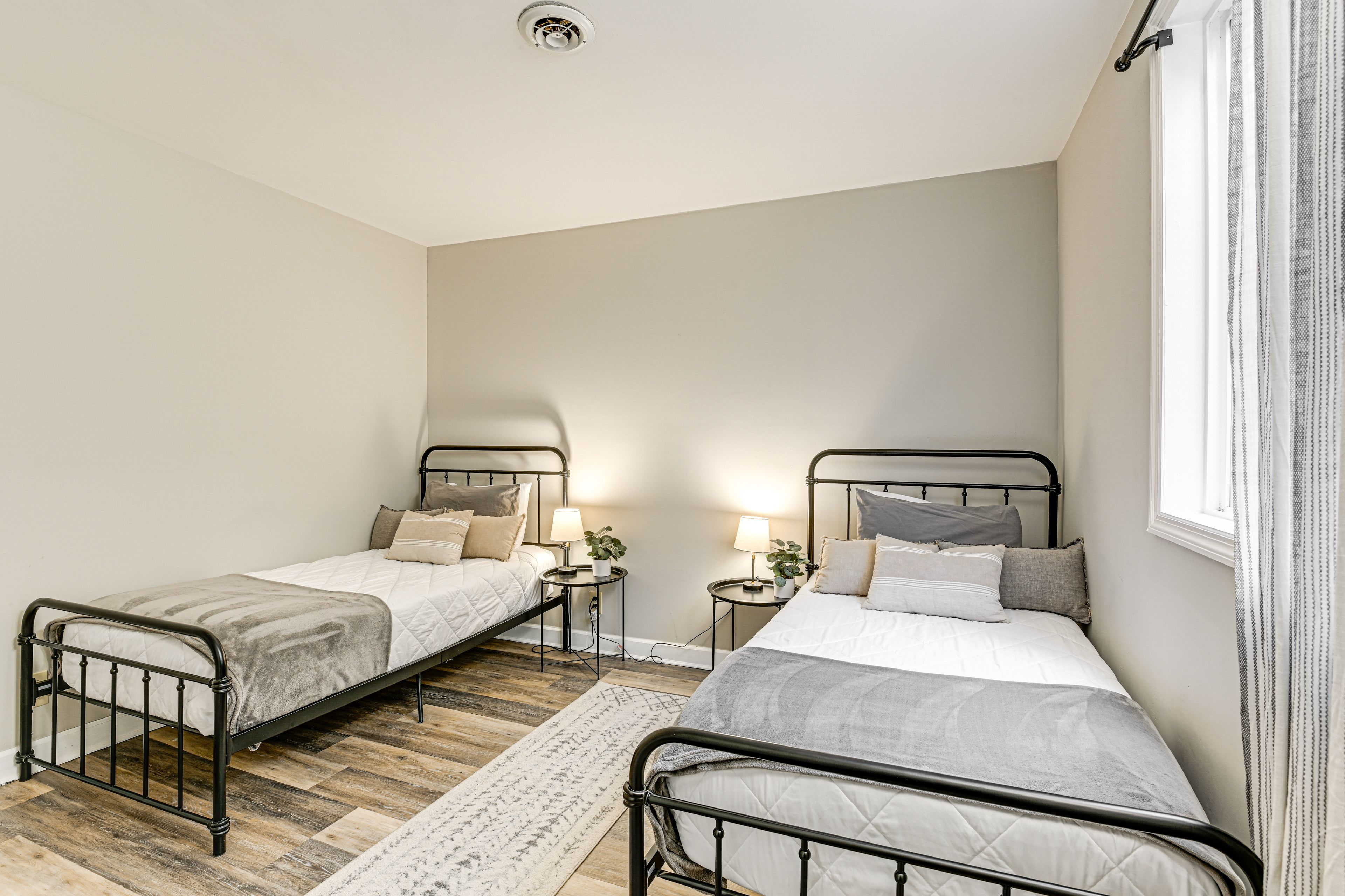 Bedroom 2 | 1st Floor | 2 Twin Beds