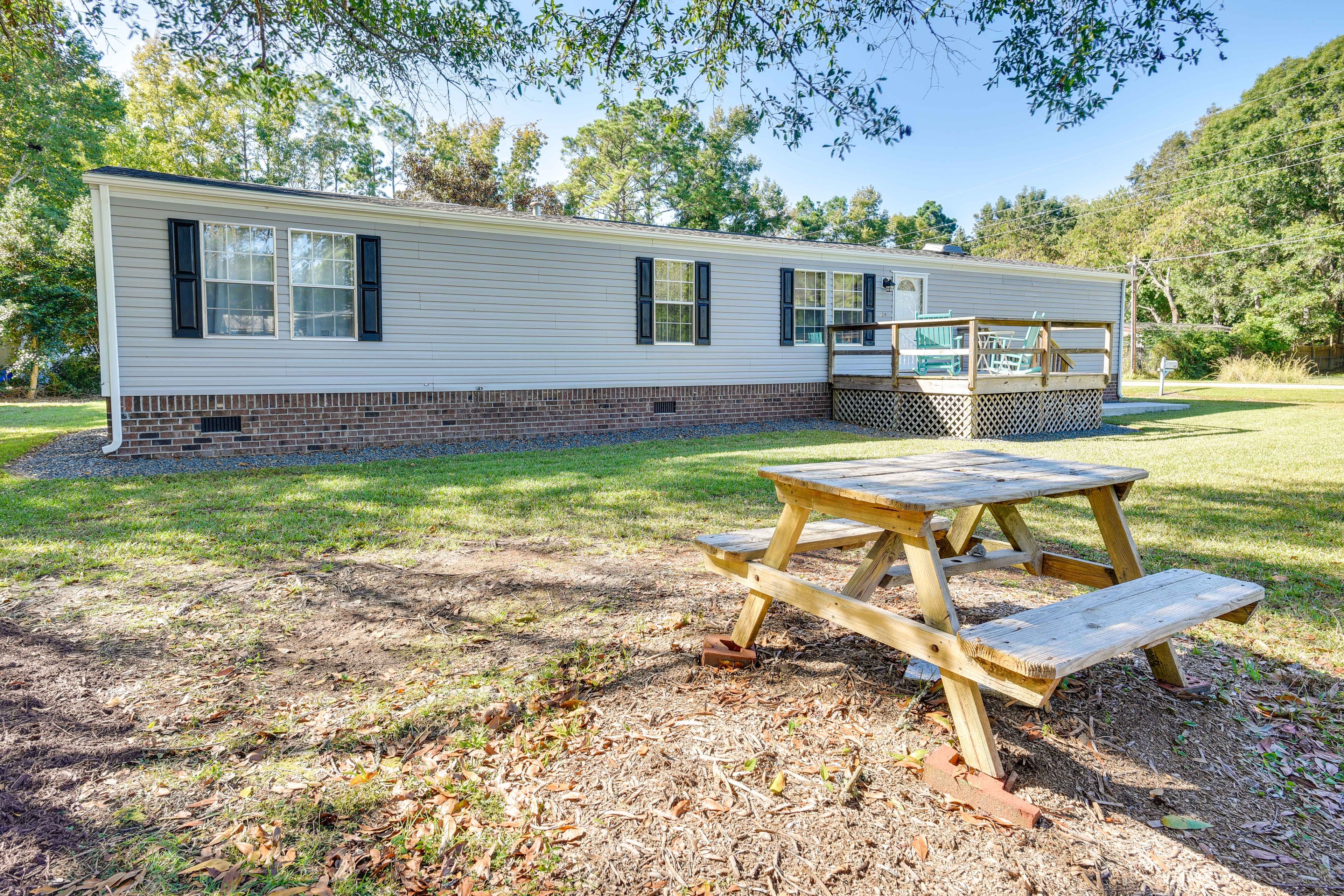 Cottage Exterior | Picnic Table