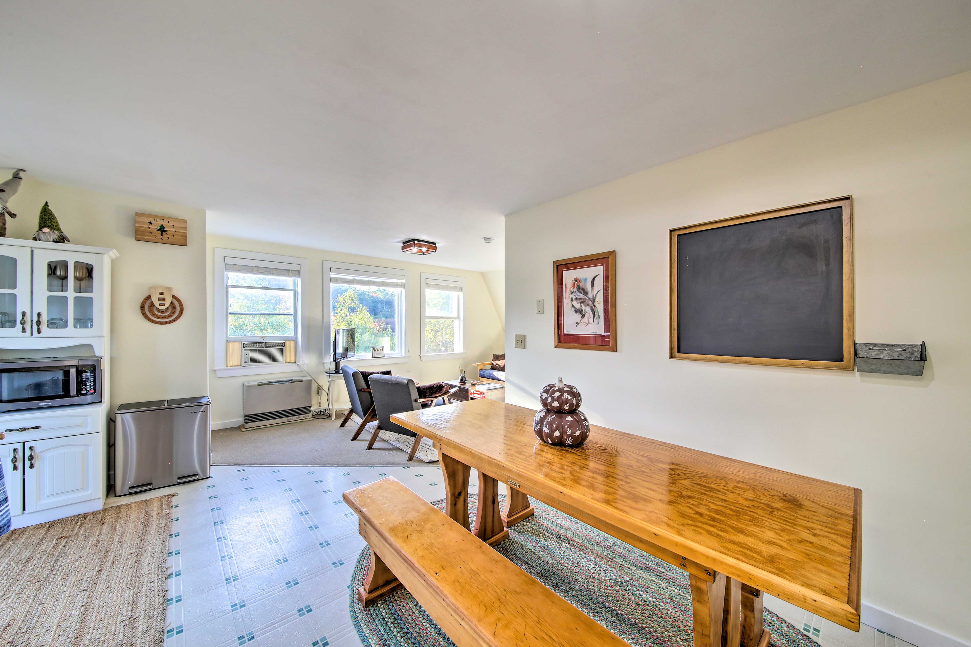 Kitchen | Dining Table