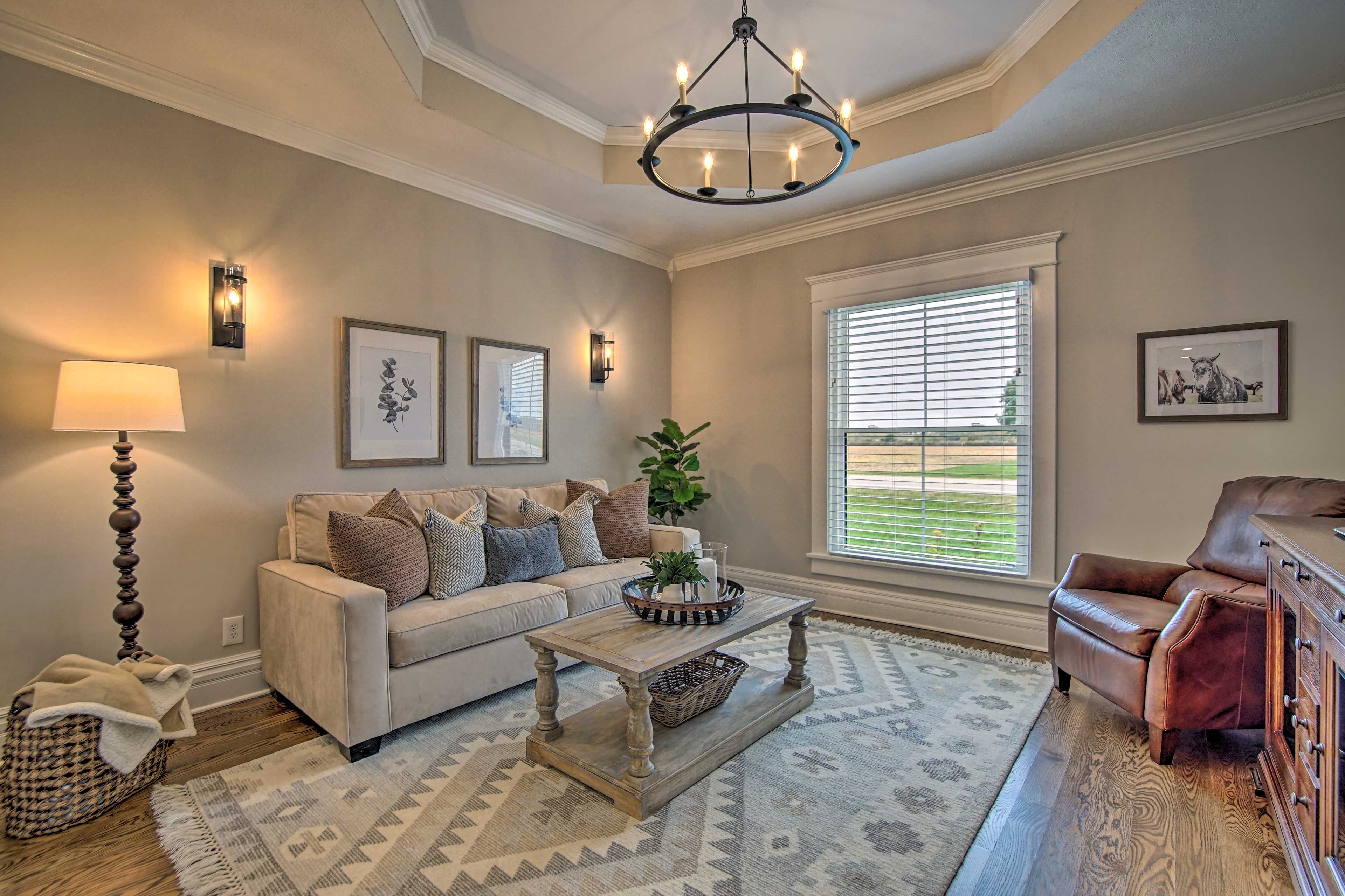 Living Room | Queen Sleeper Sofa