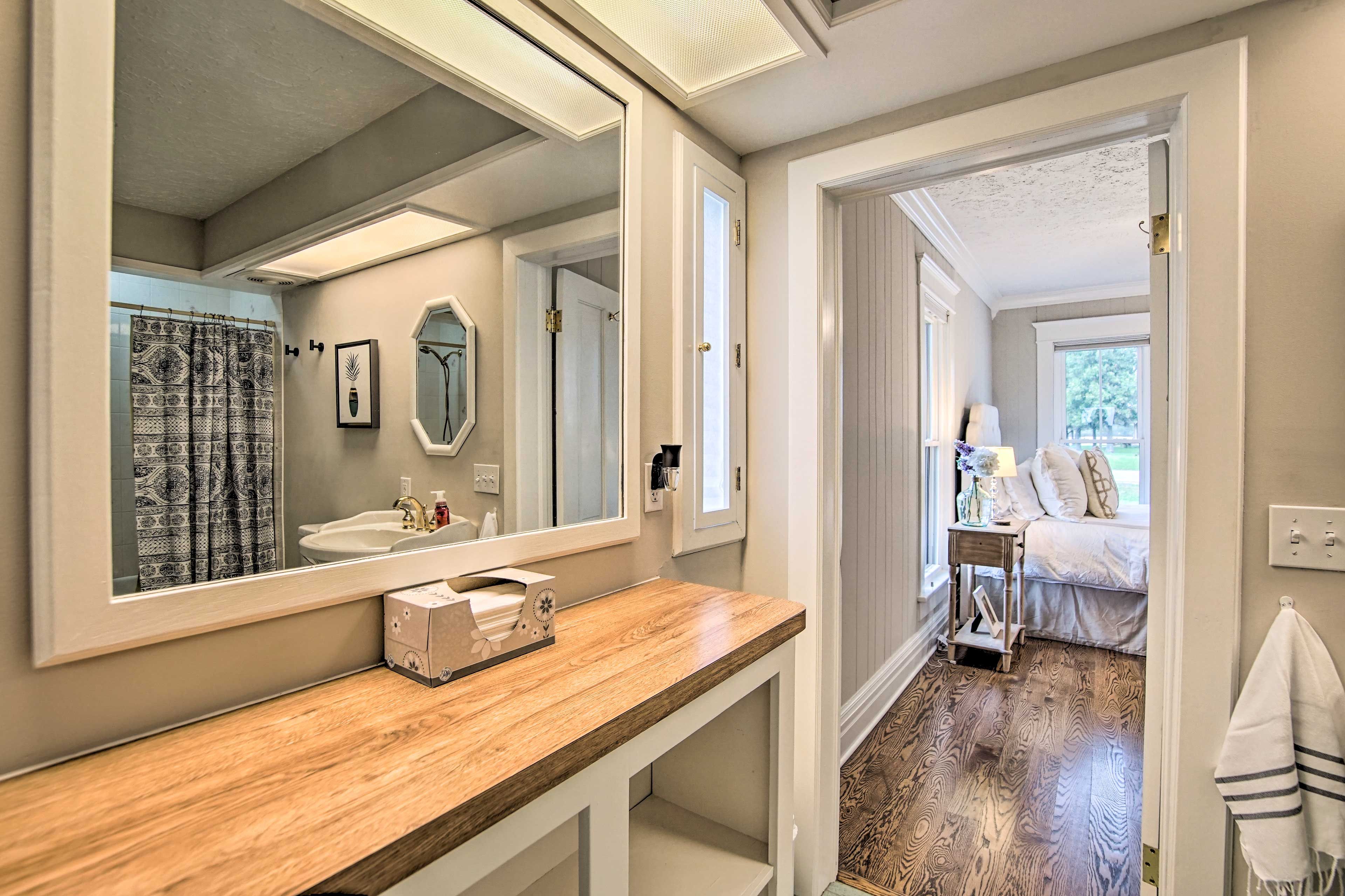 En-Suite Bathroom | Complimentary Toiletries