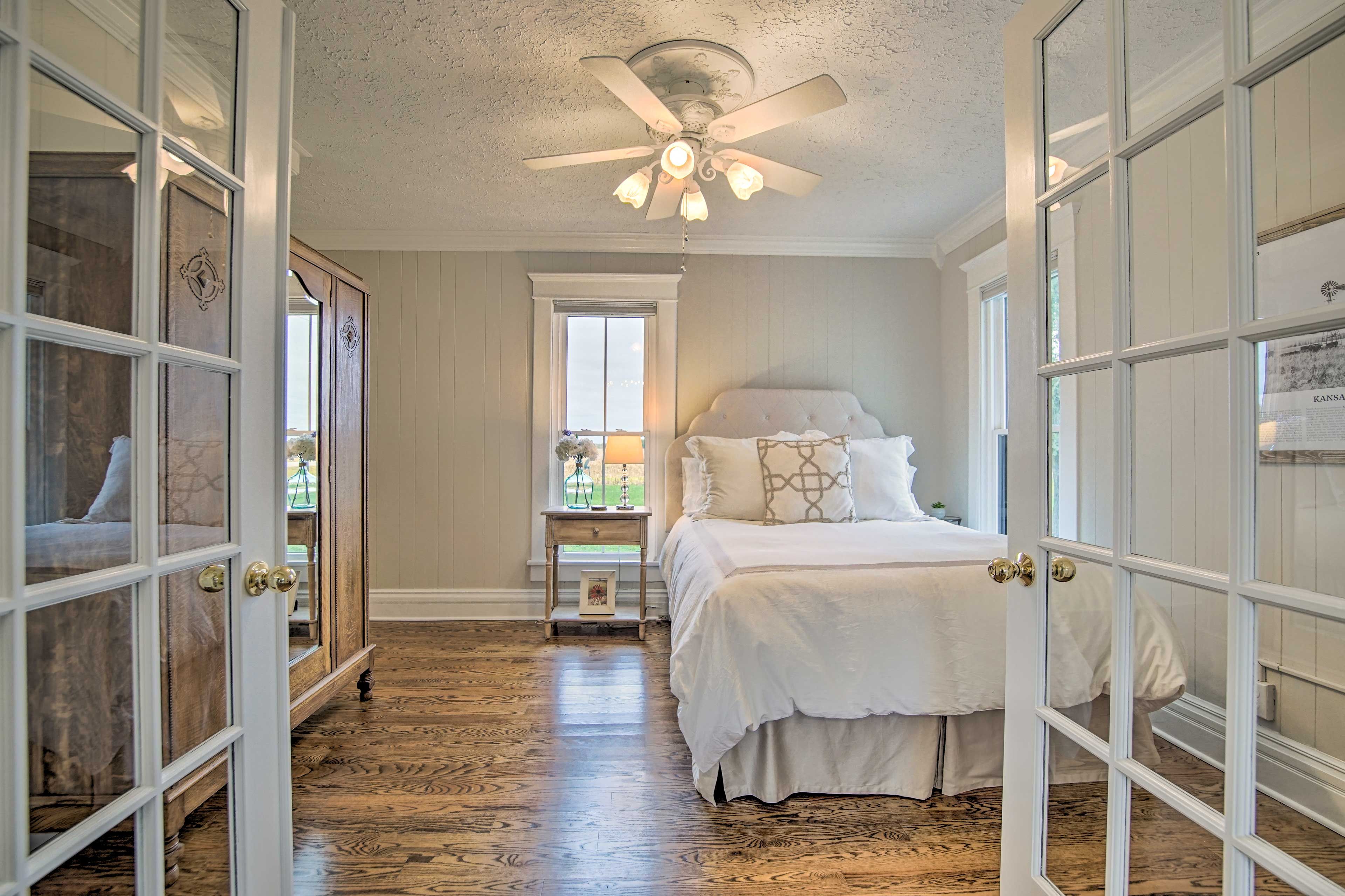 Bedroom 1 | Queen Bed