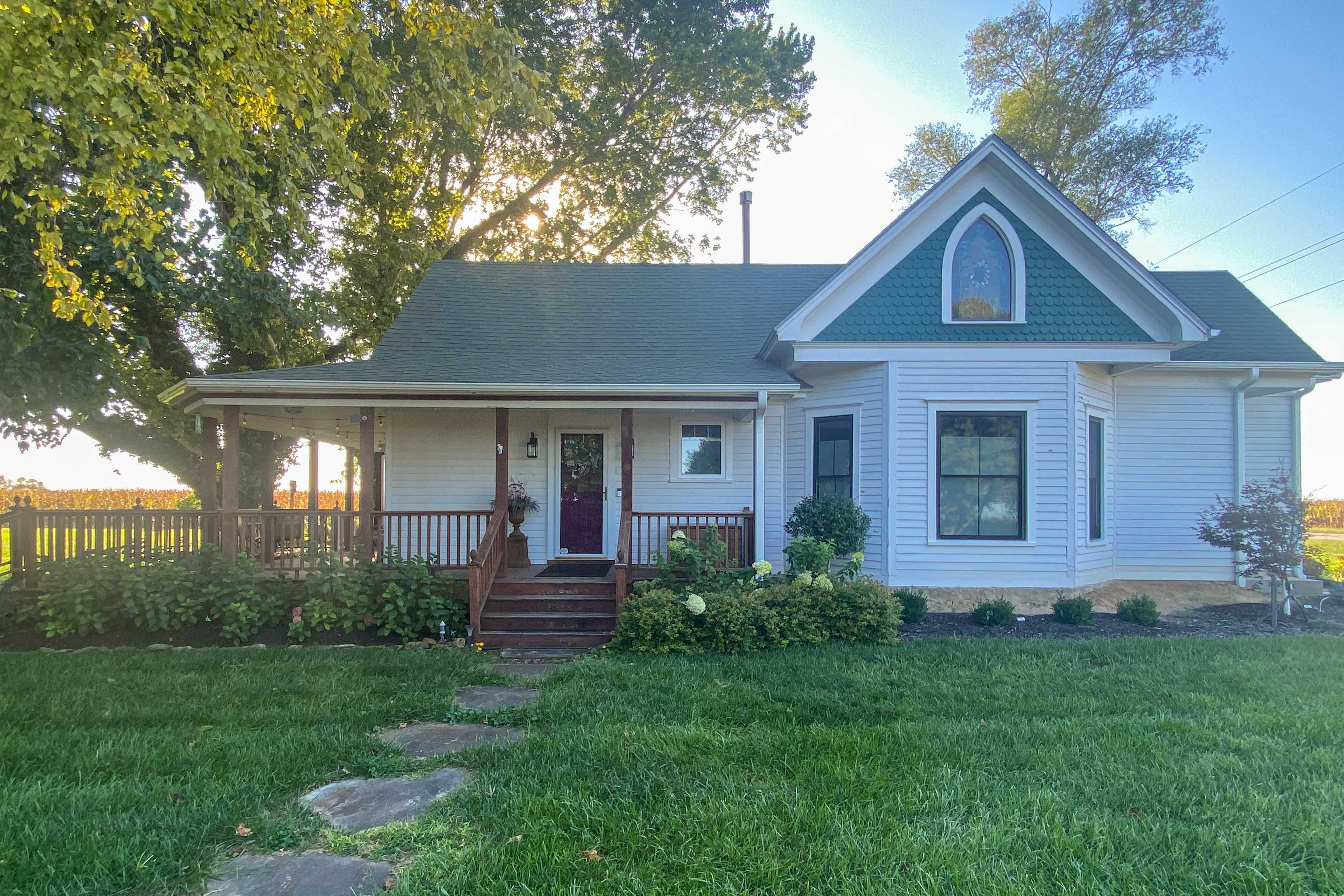 Silver Lake Vacation Rental | 2BR | 1.5BA | 1,216 Sq Ft | Stairs Required