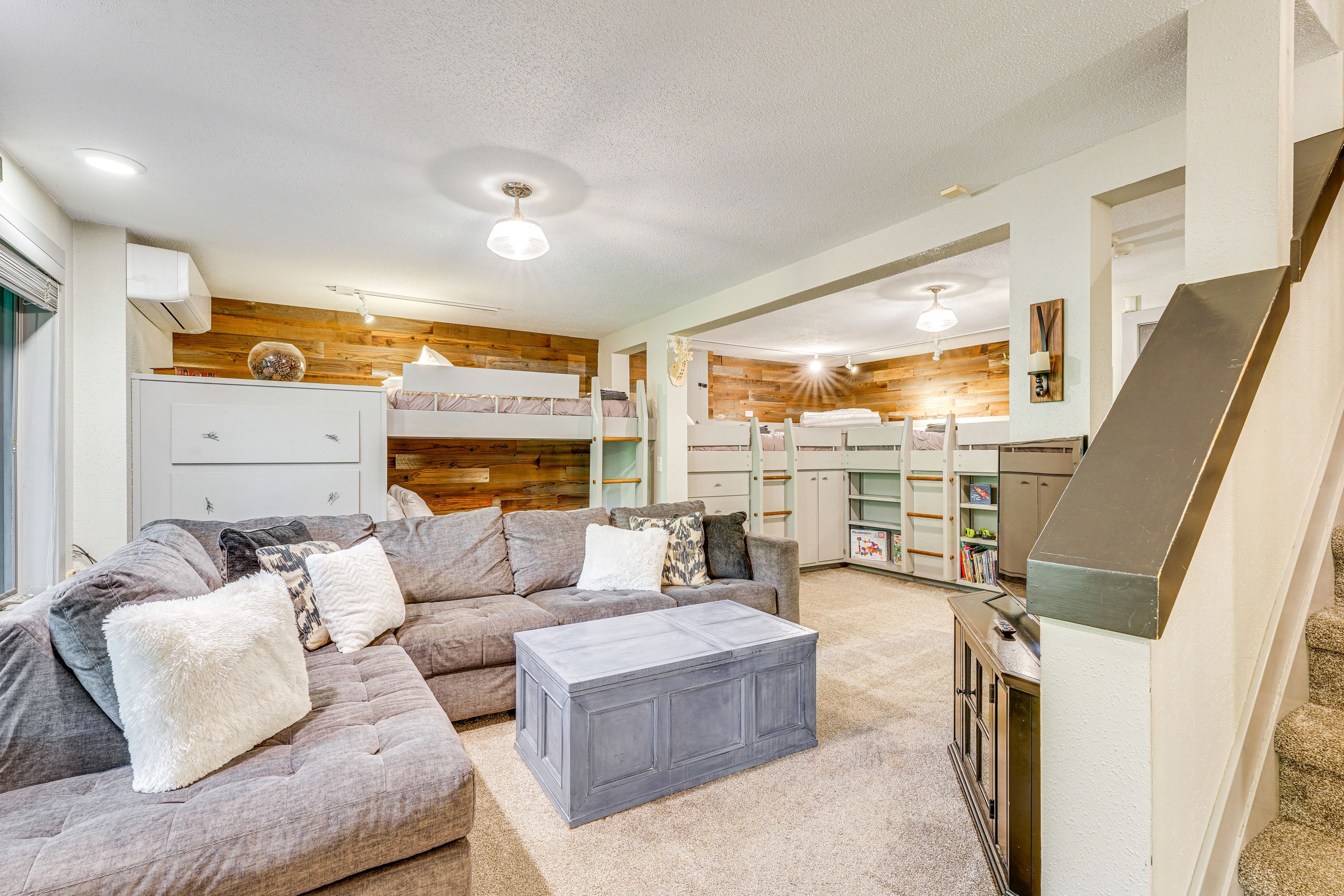 Basement Den | Twin Bunk Bed | 2 Lofted Twin Beds | Smart TV | Kid's Toys