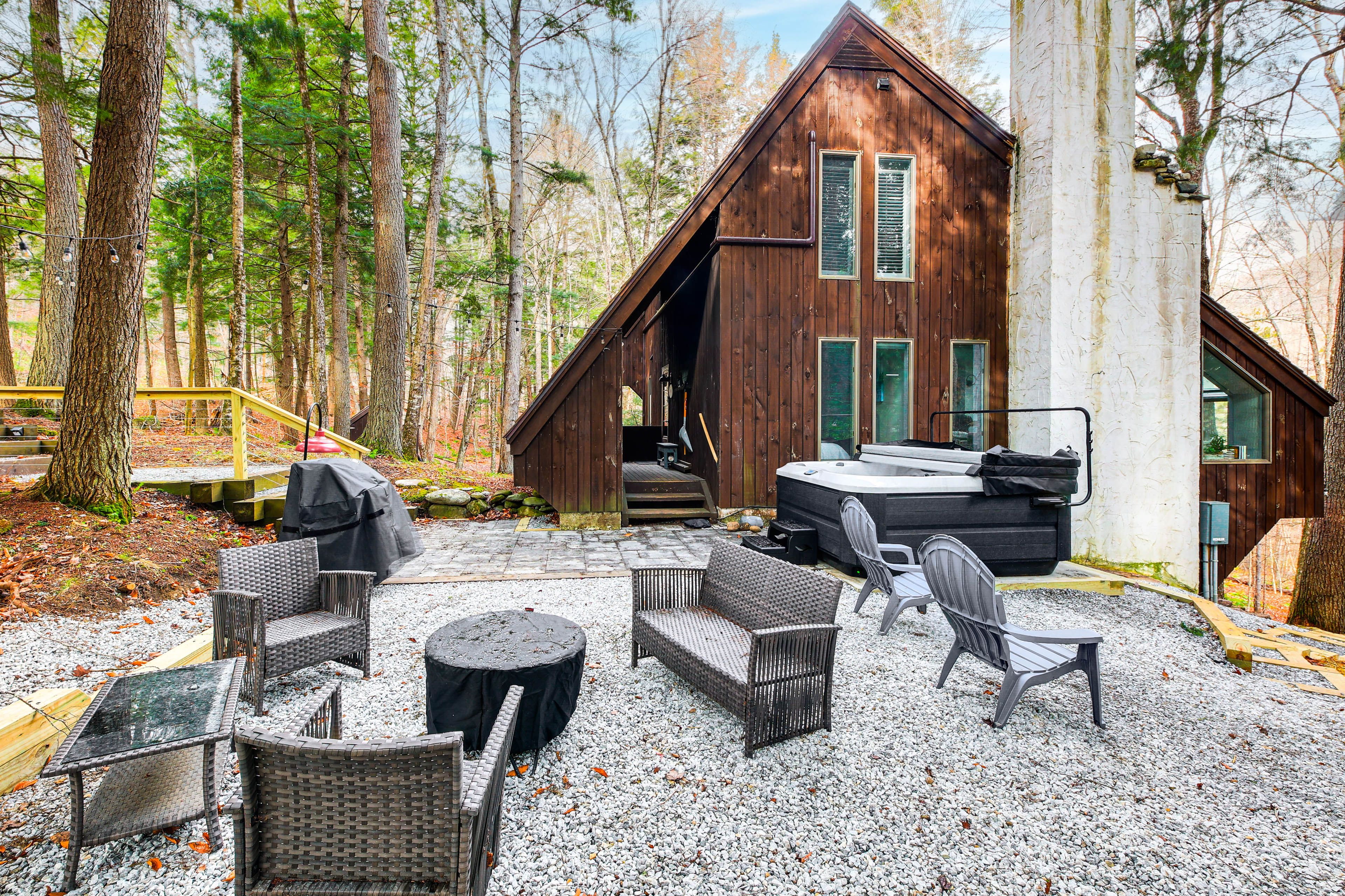 Home Exterior | Gas Grill | Outdoor Seating | Fire Pit | Hot Tub