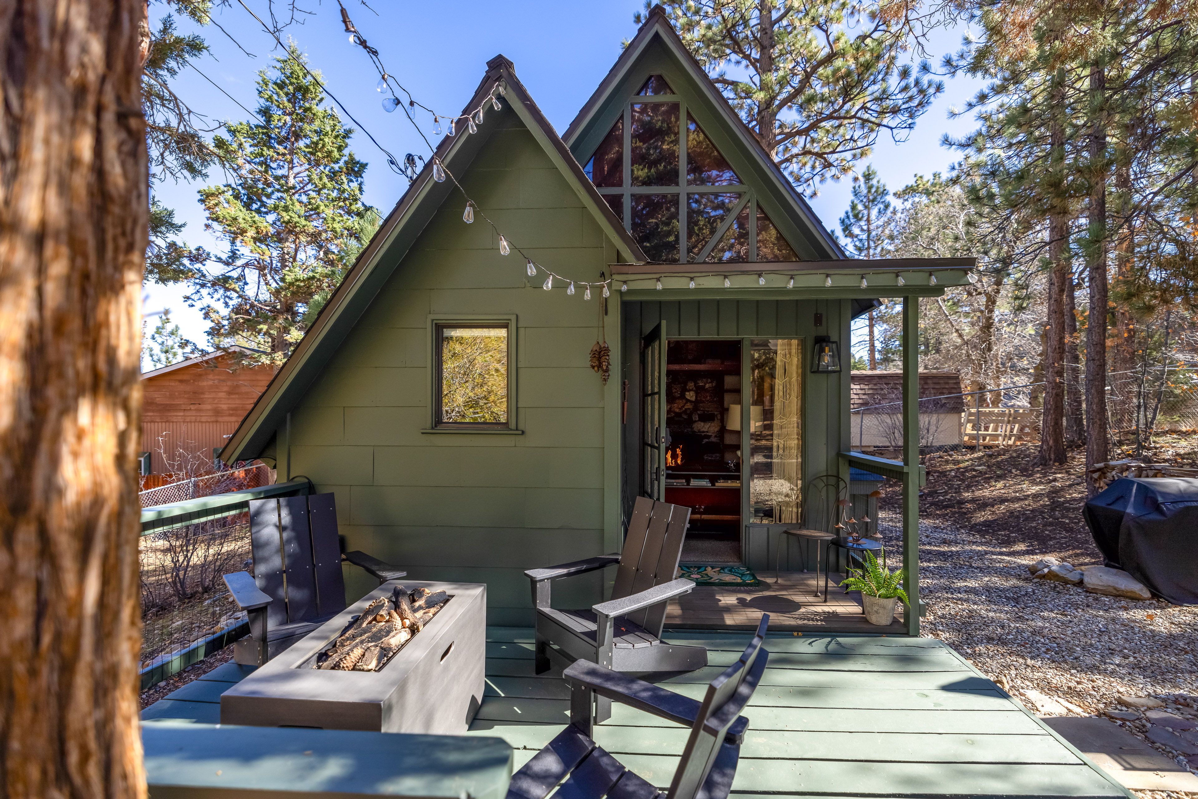 Cabin Exterior | Driveway Parking (2 Vehicles)