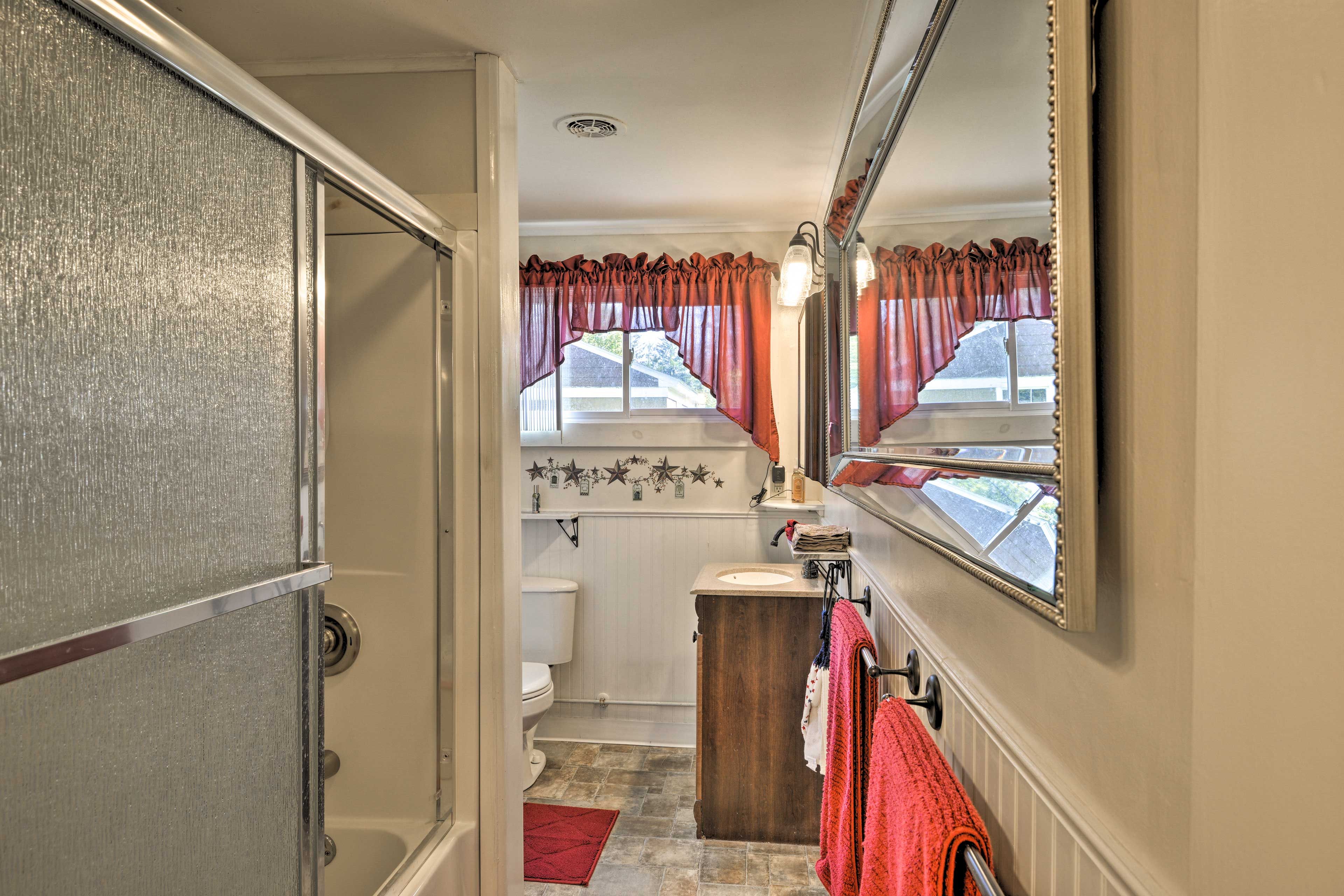Full Bathroom | Linens & Towels