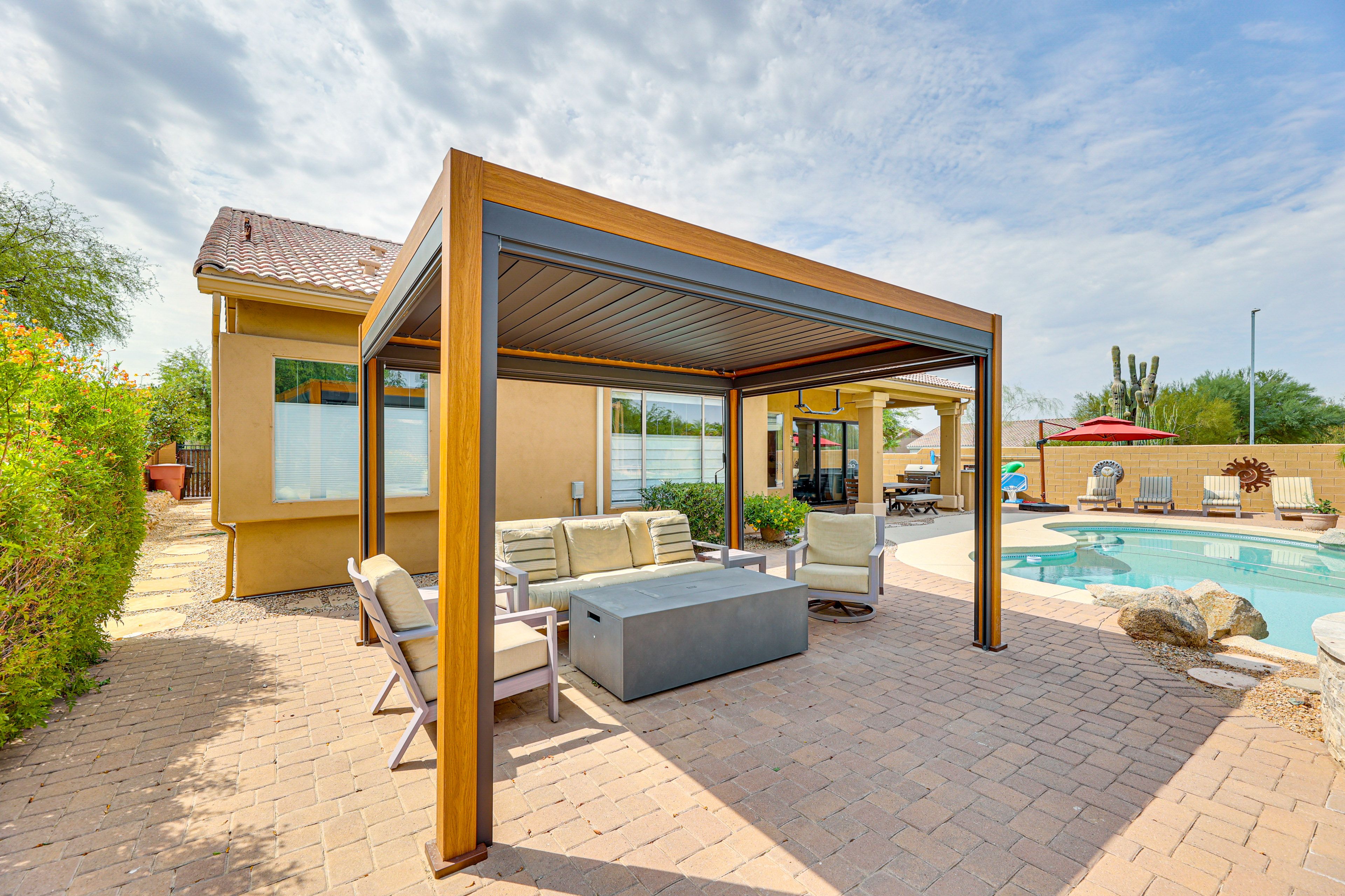 Private Backyard | Seating Area | Gas Fire Pit