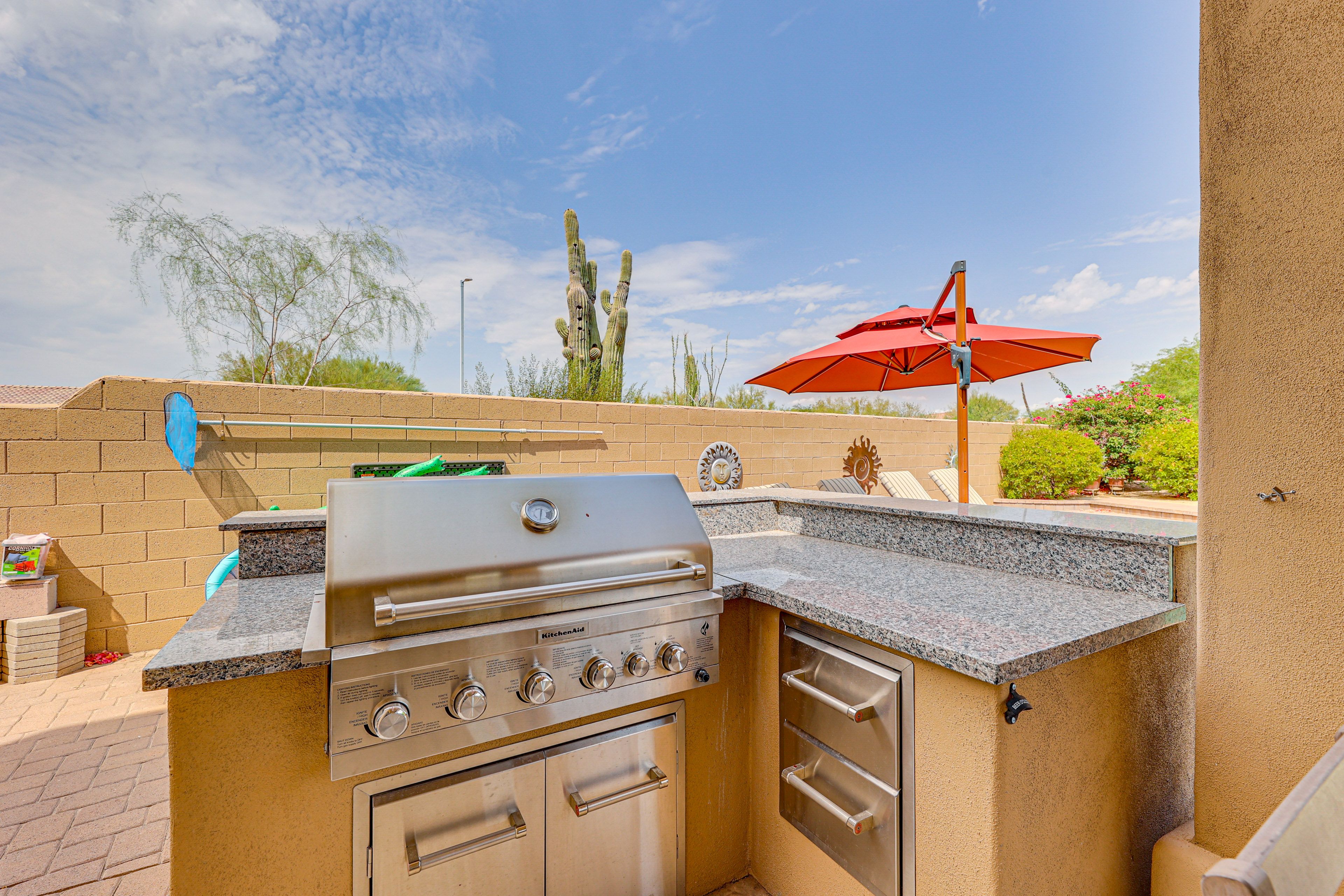 Private Patio | Gas Grill
