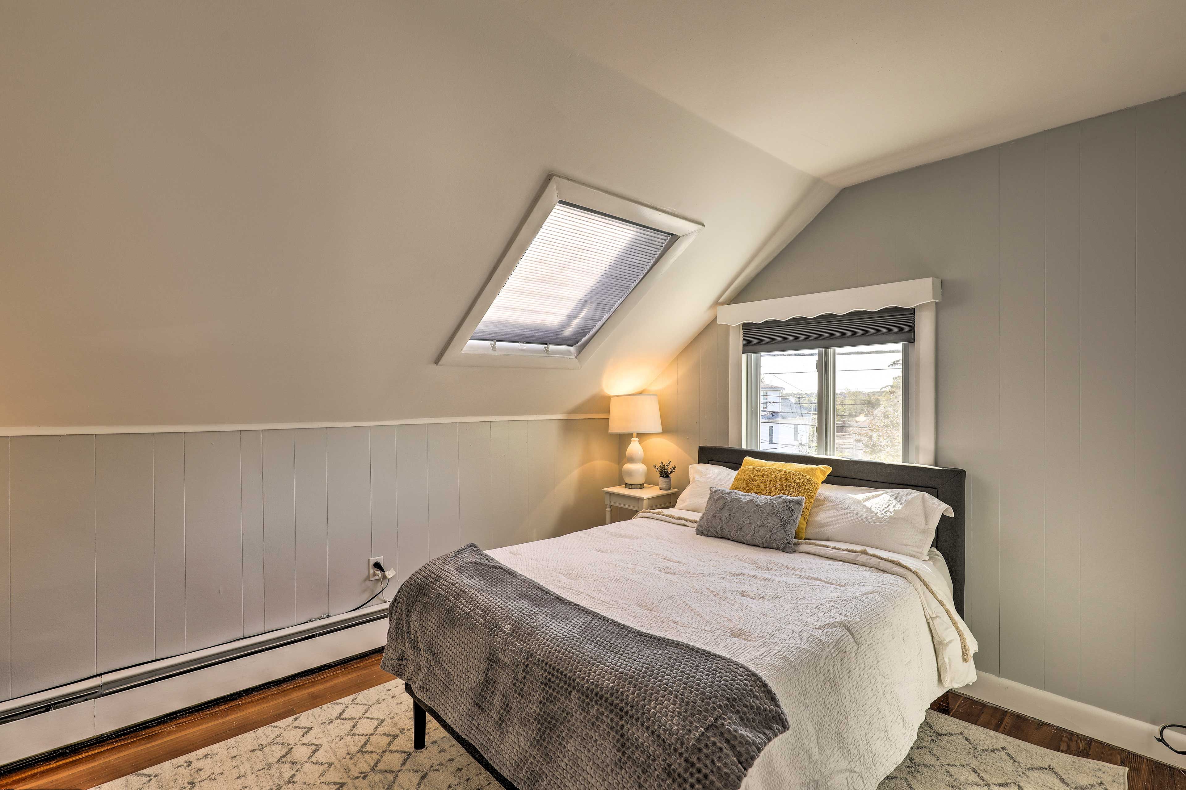Bedroom 1 | Queen Bed | 2nd Floor