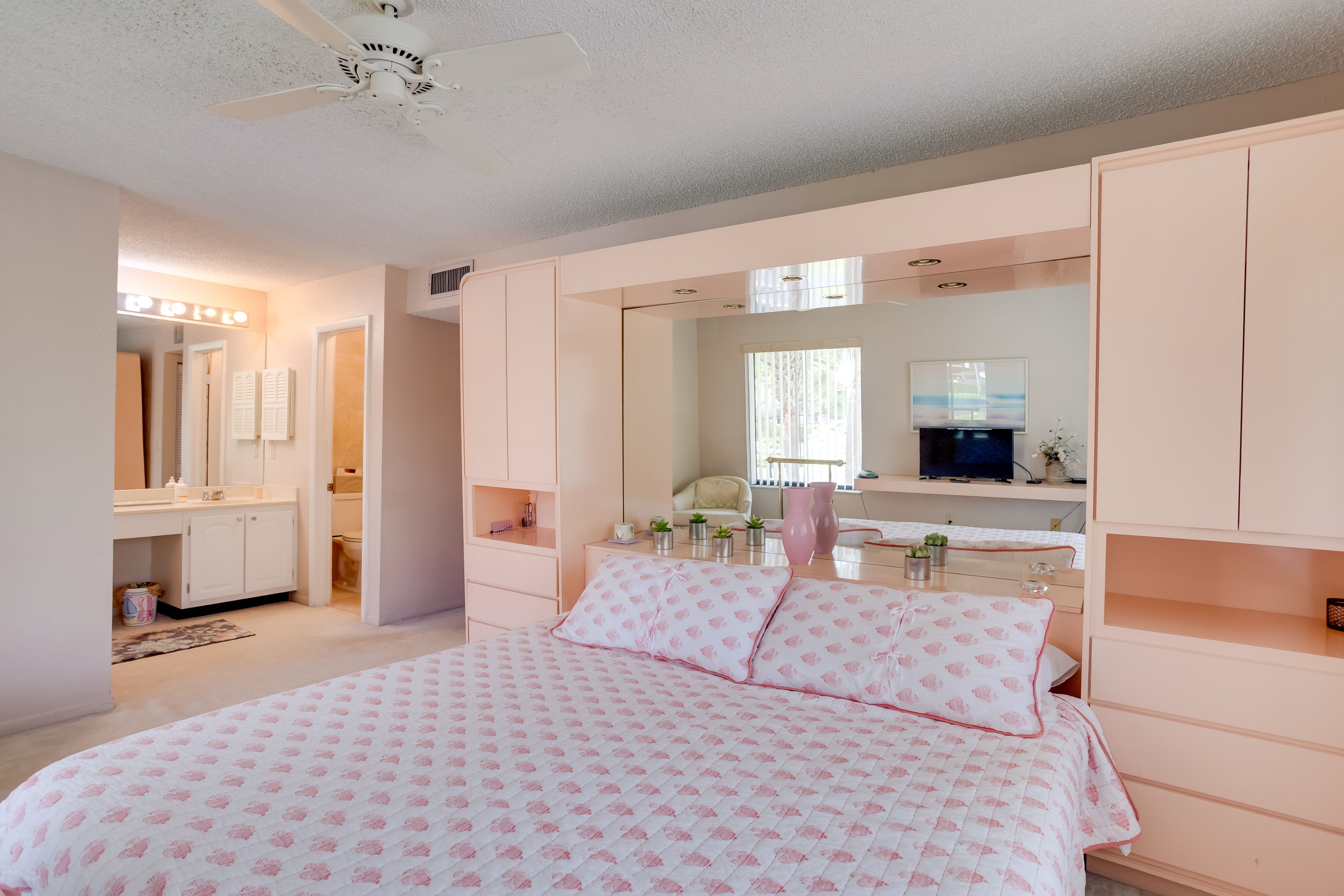 Bedroom 1 | California King Bed