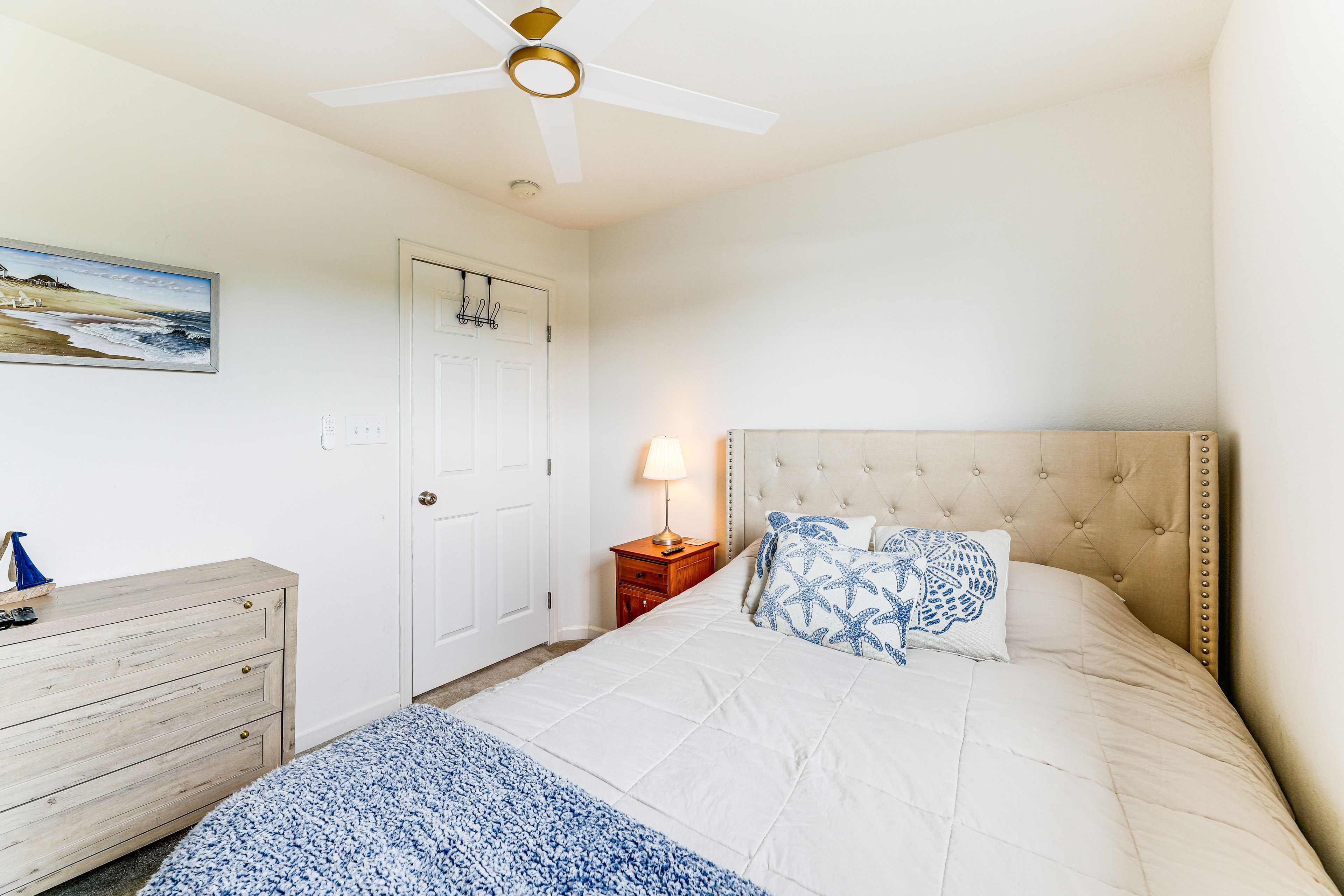 Bedroom 2 | Queen Bed