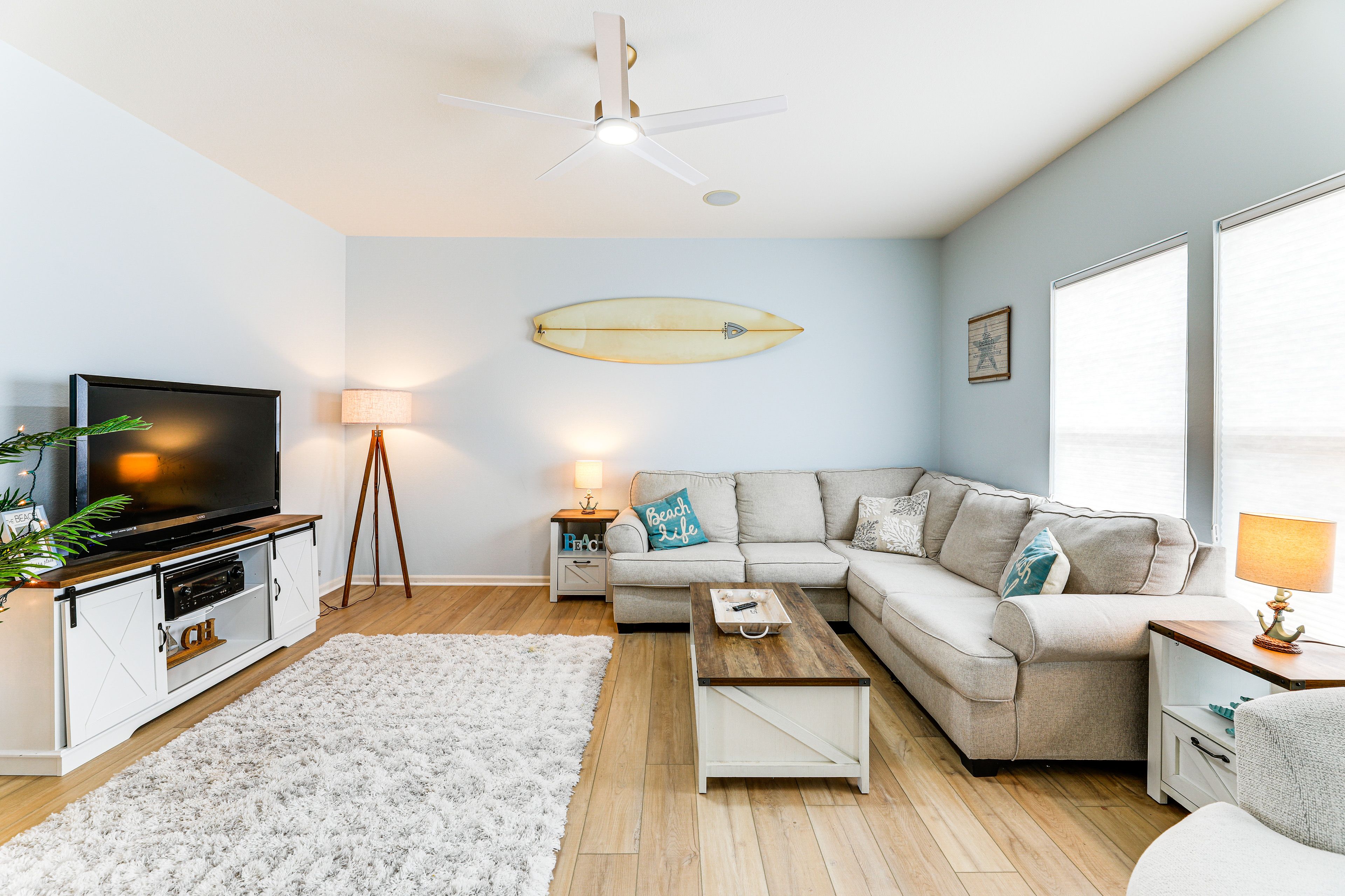 Living Room | Smart TV | Central A/C | Dartboard