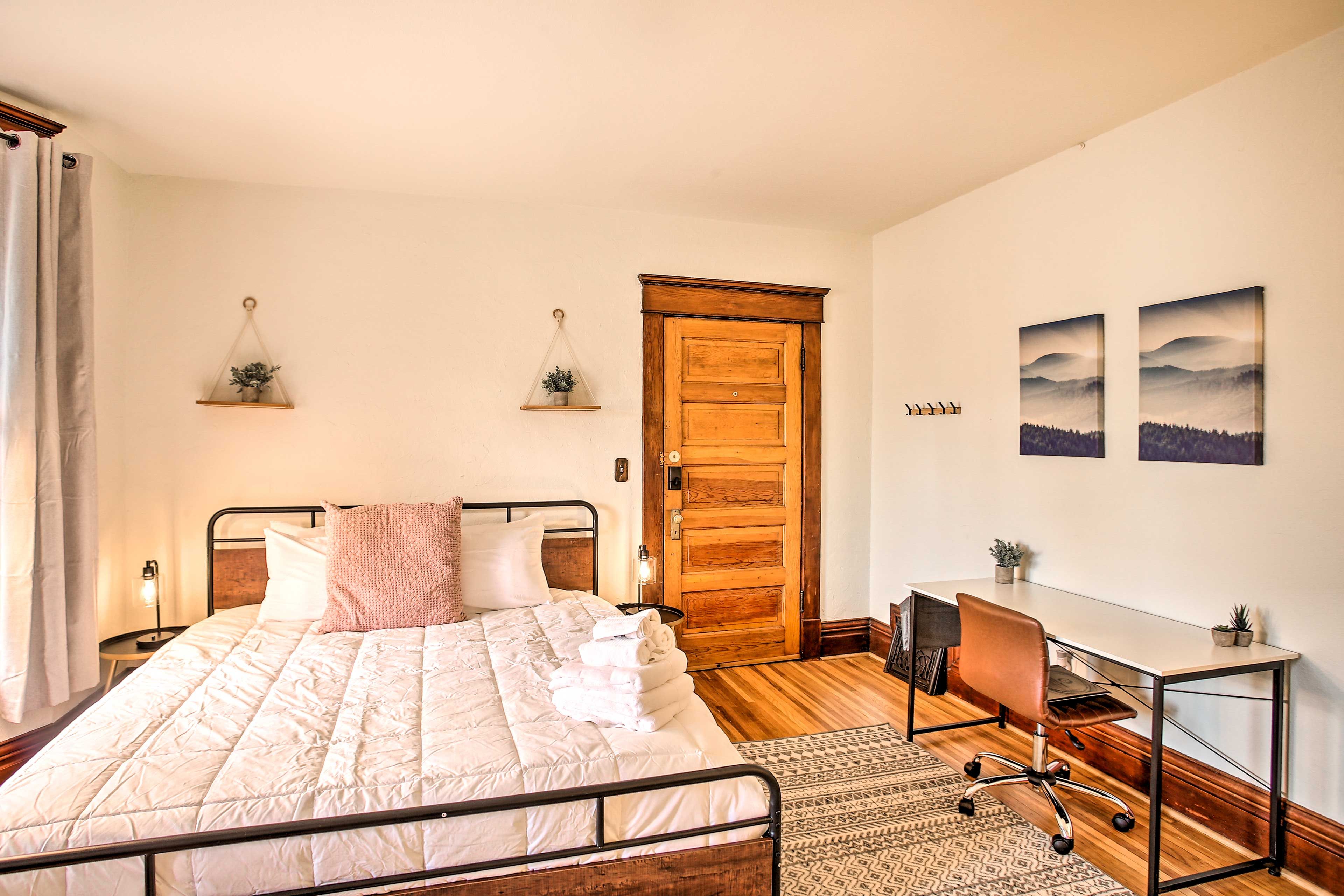 Studio | Linens & Towels Provided