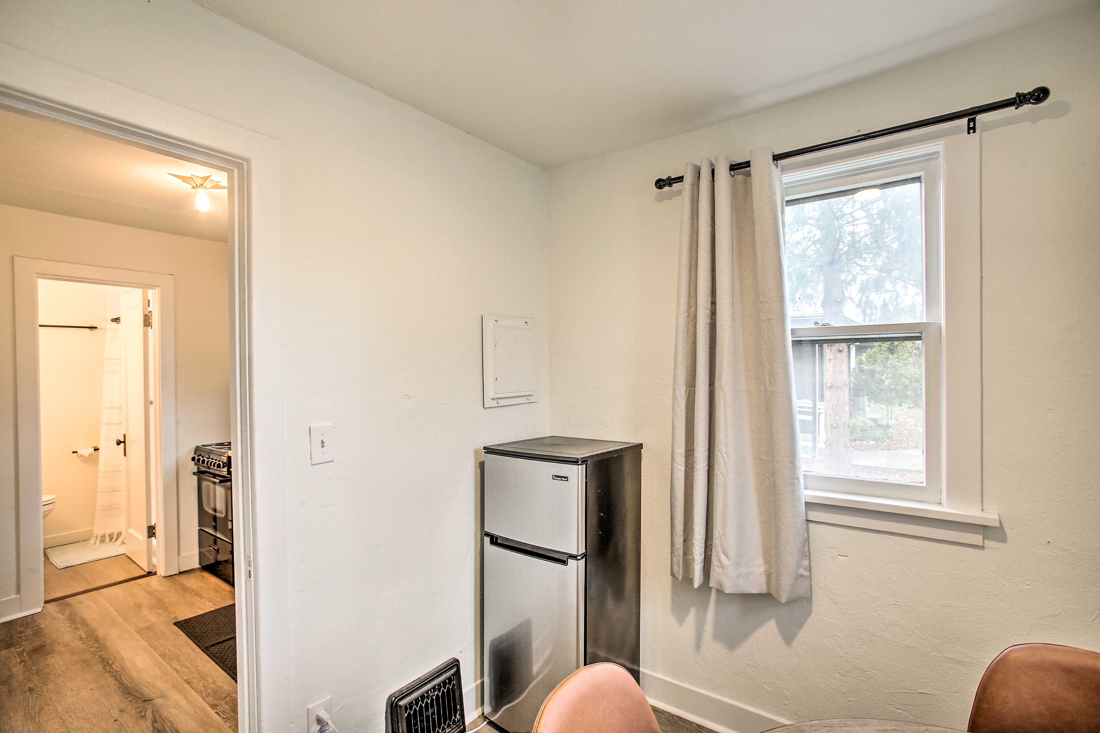 Dining Area | Mini Fridge