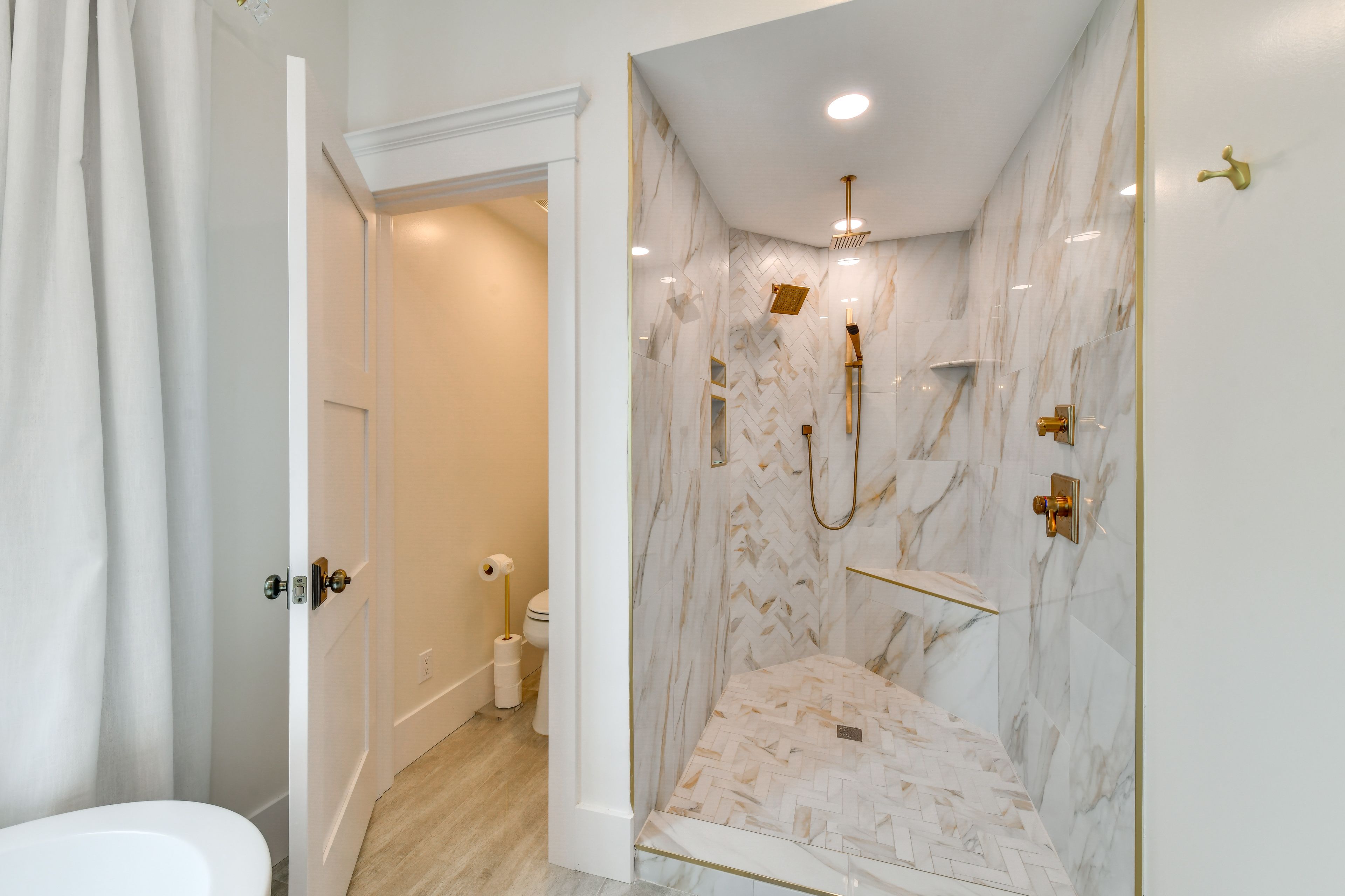 En-Suite Bathroom | 1st Floor