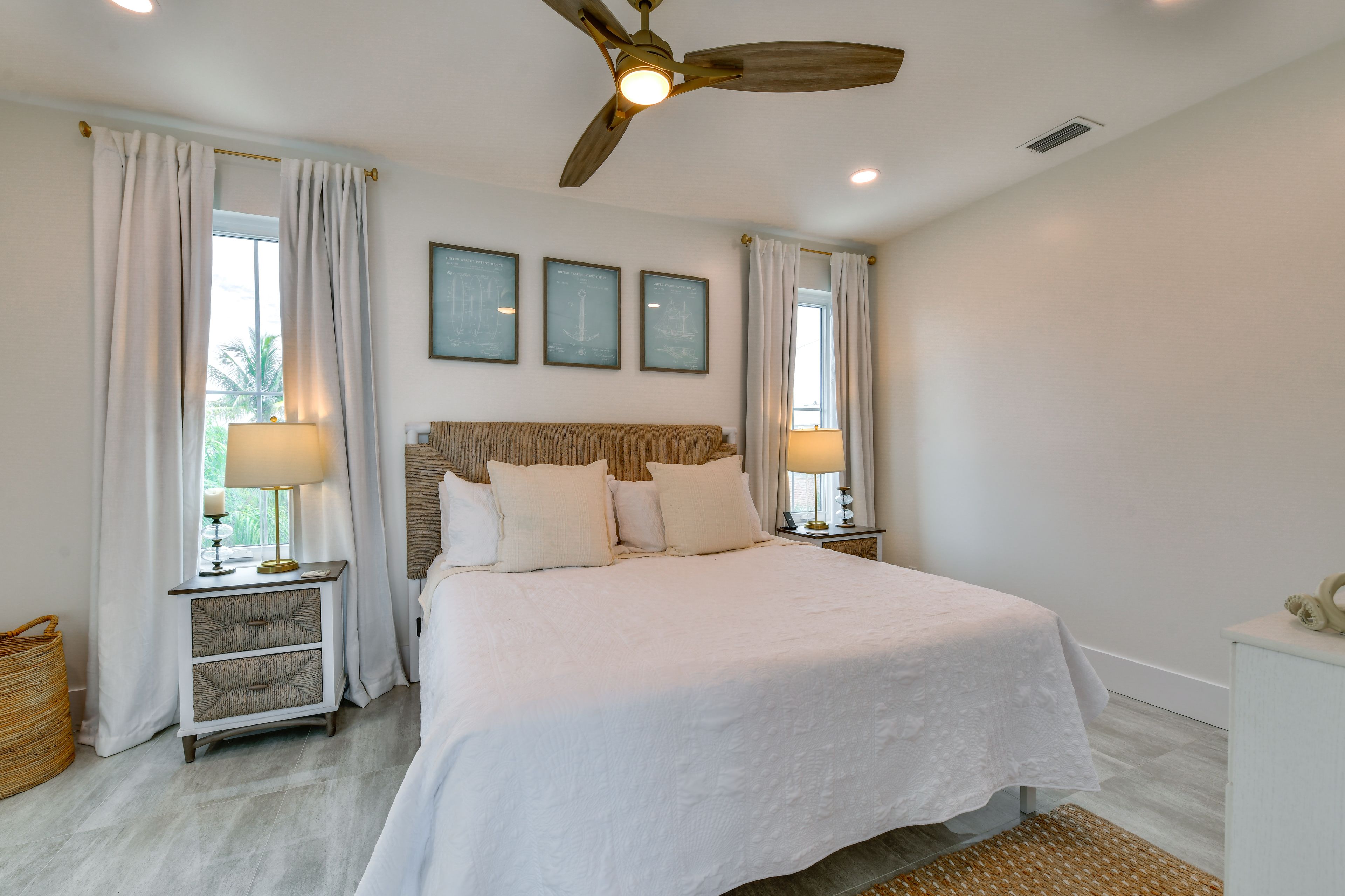 Bedroom 2 | King Bed | 1st Floor