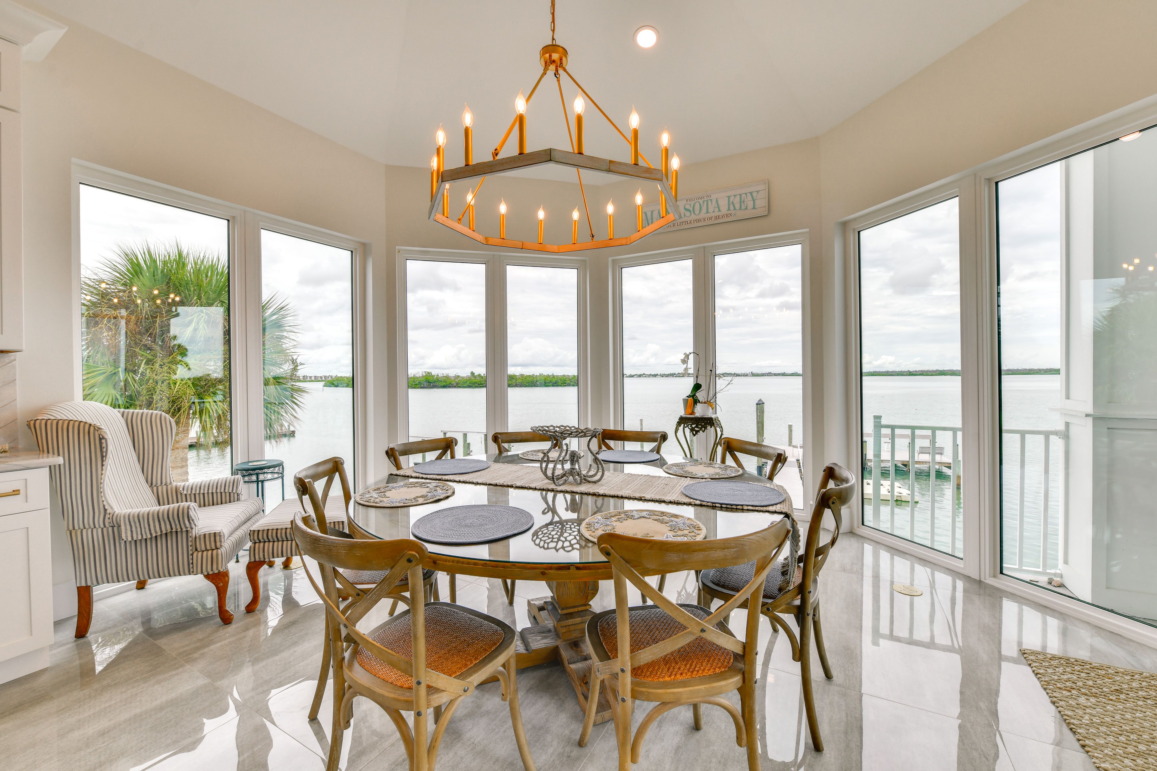 Dining Area | 1st Floor