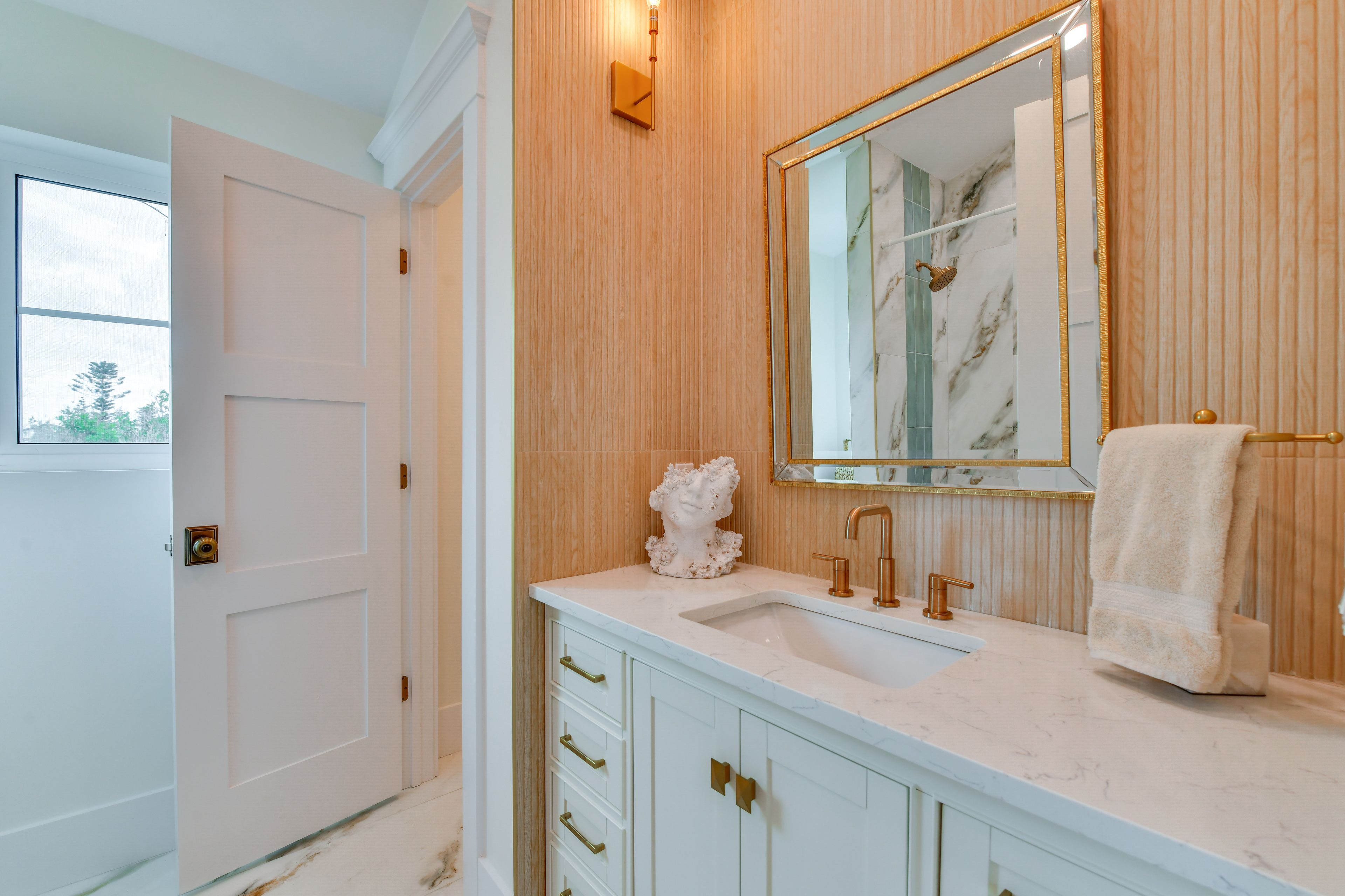 Bathroom | 2nd Floor