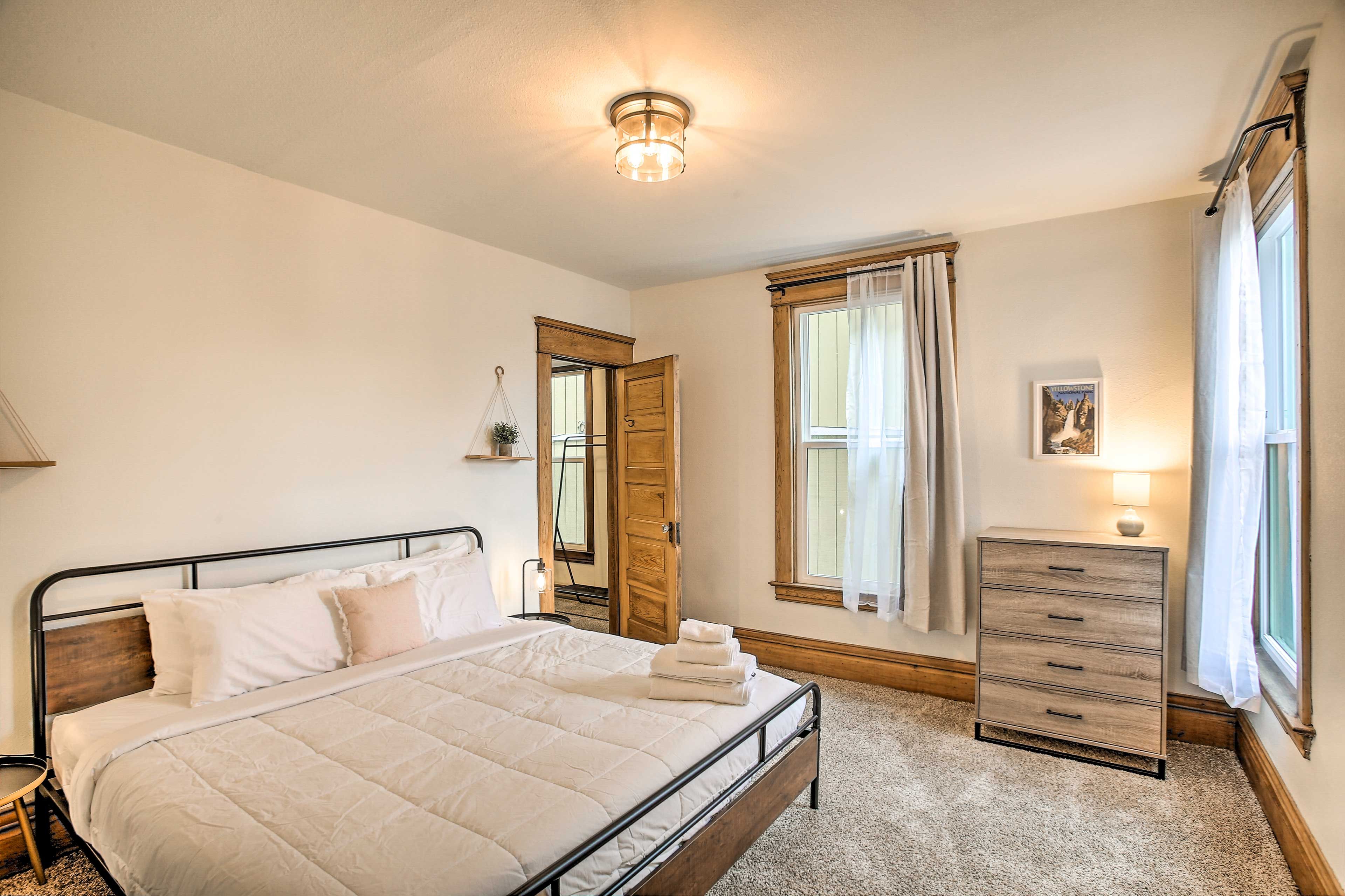 Bedroom | King Bed