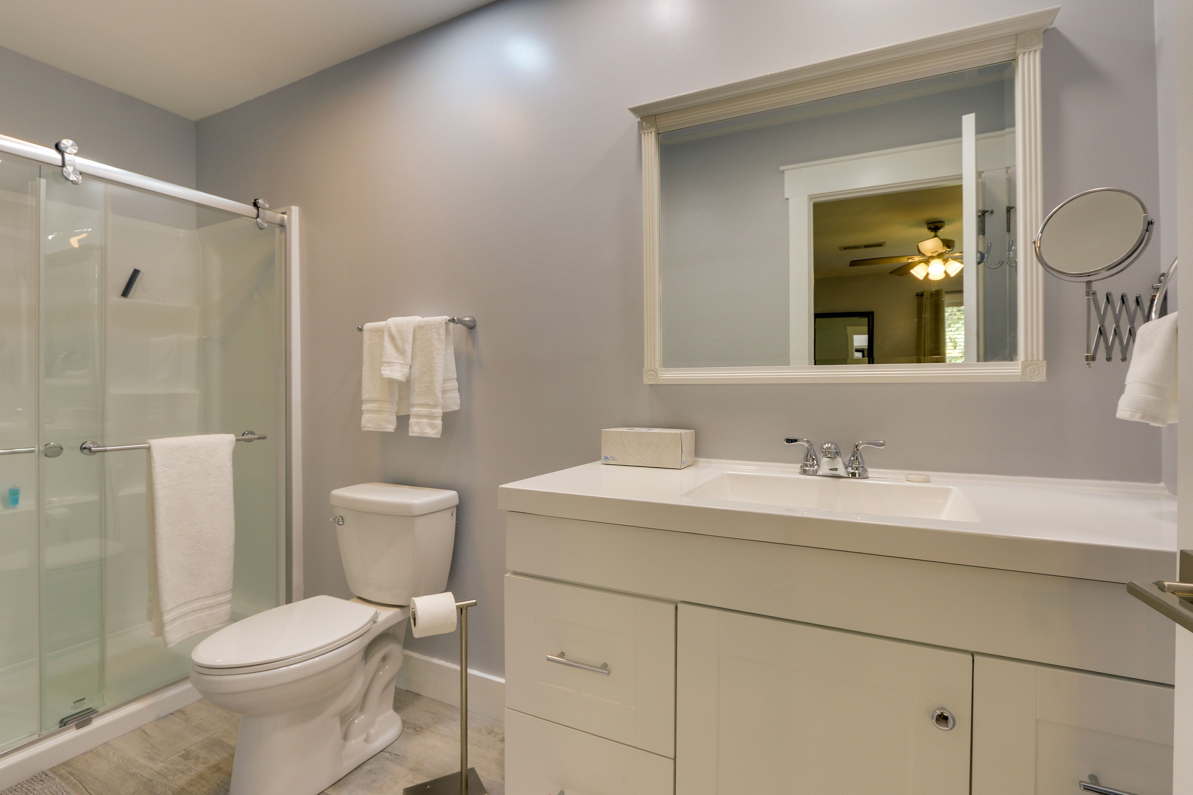 Bathroom | Complimentary Toiletries | Towels Provided