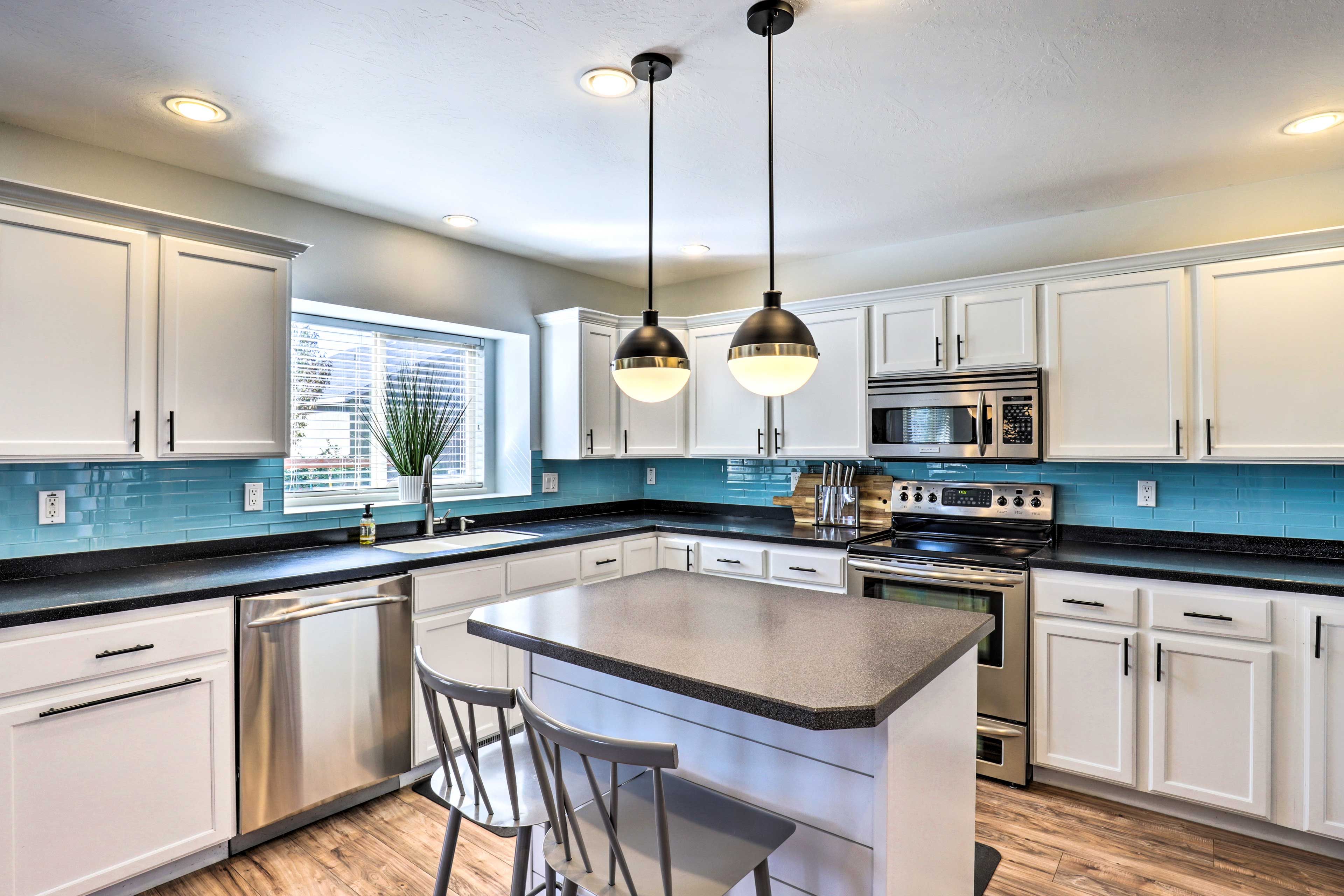 Fully Equipped Kitchen | Crock-Pot | Hot Water Pot