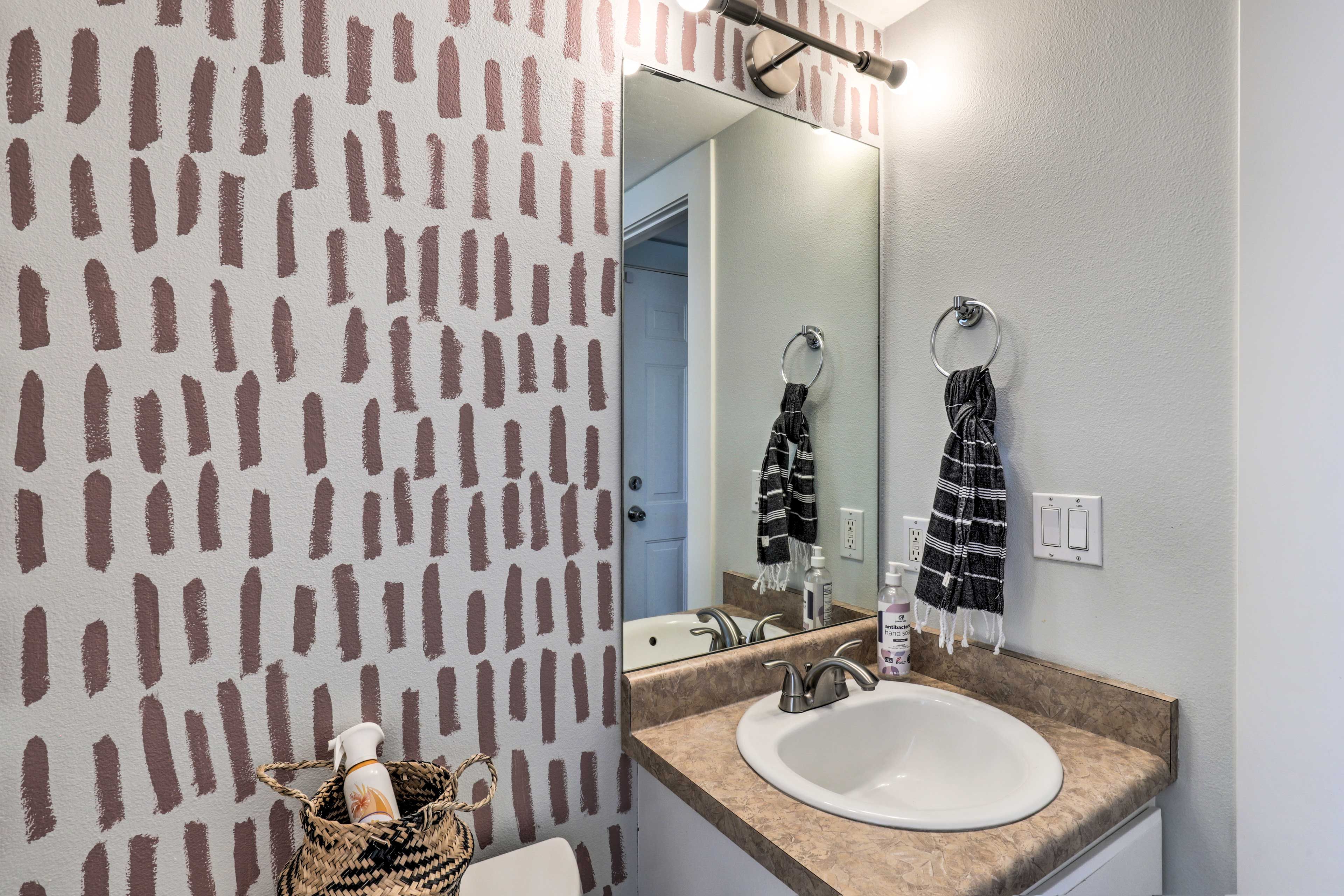 Half Bathroom | 1st Floor