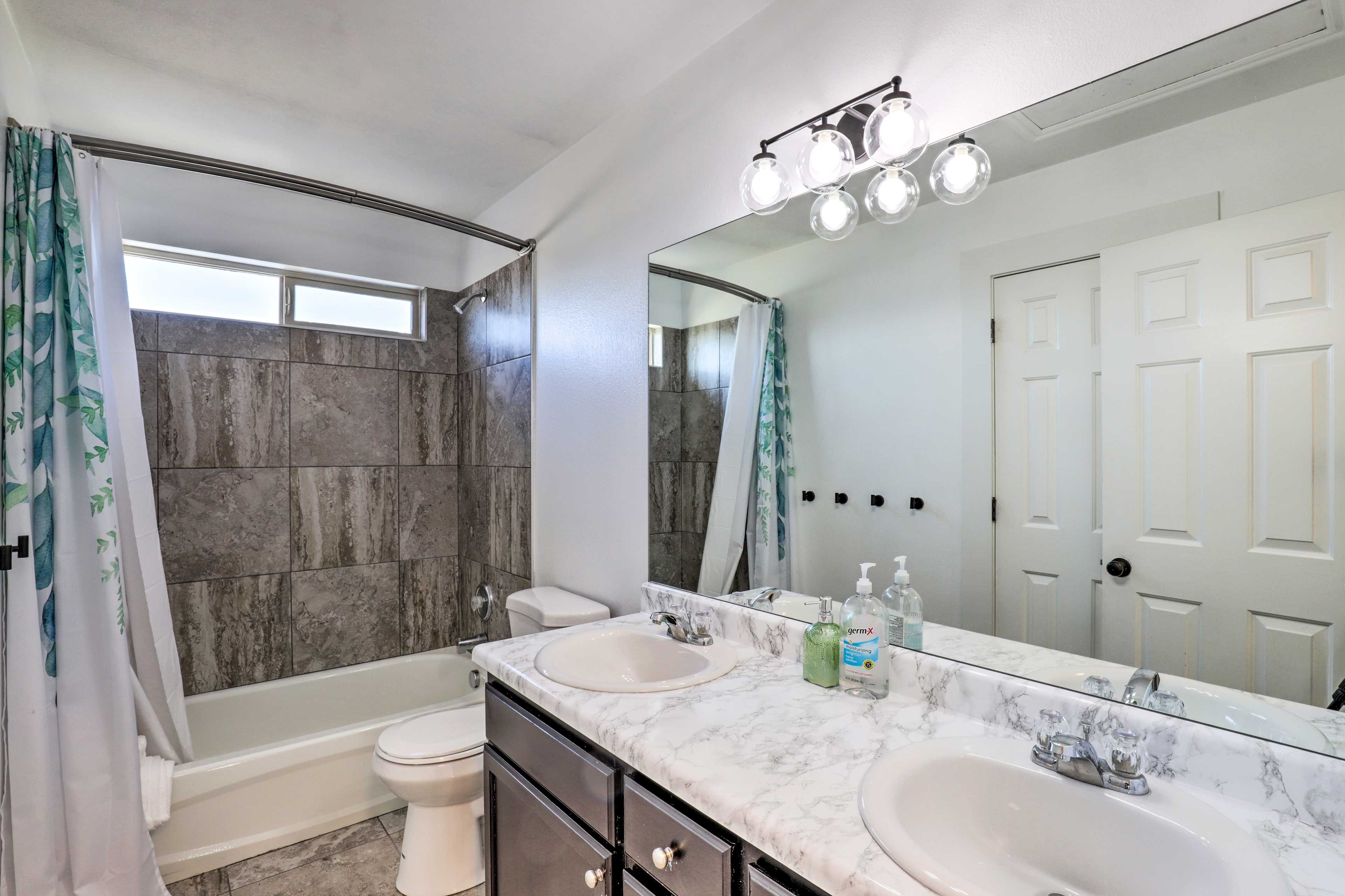 Full Bathroom | 2nd Floor | Stairs Required