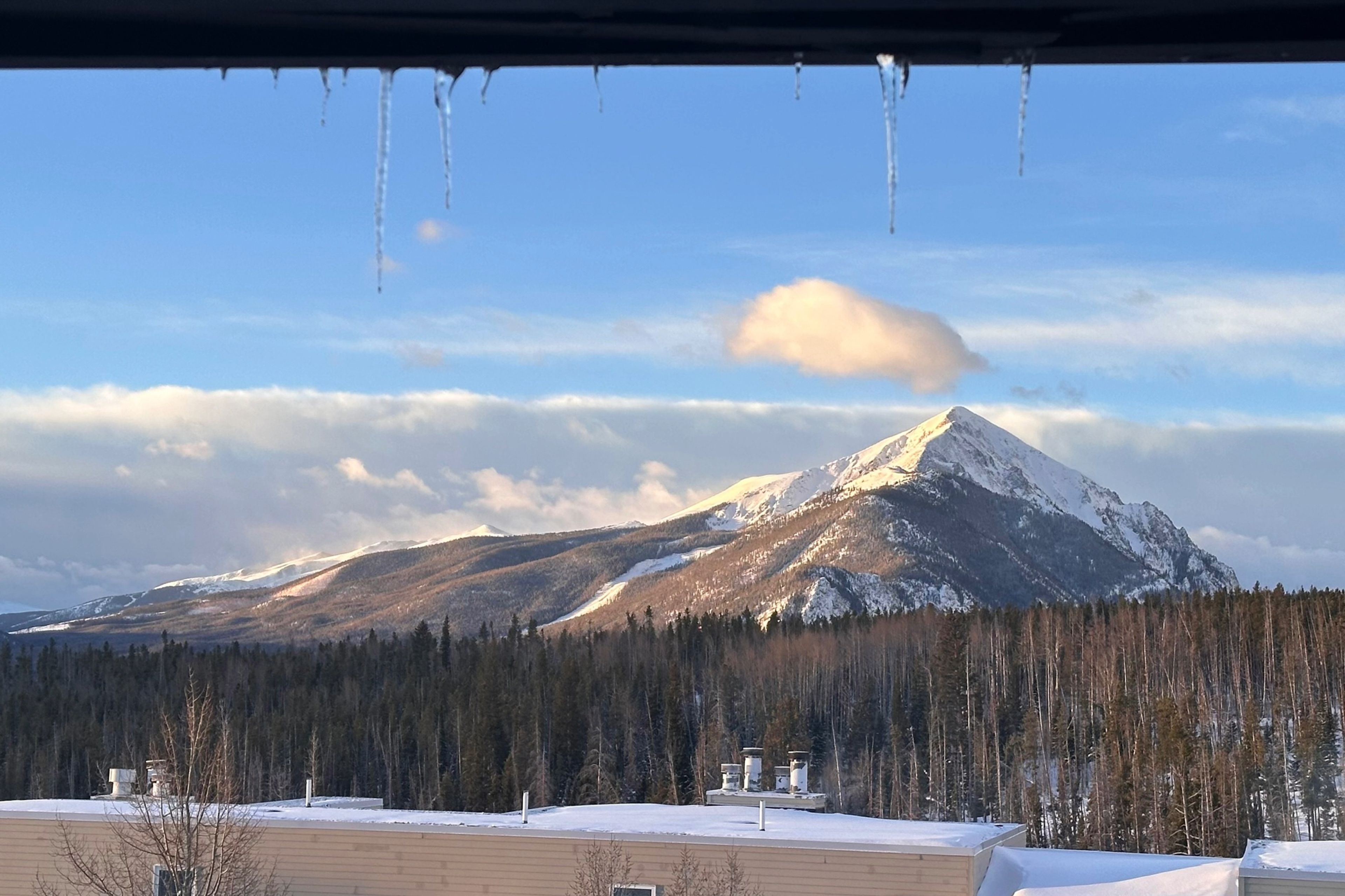Silverthorne Vacation Rental | 2BR | 2BA | Stairs Required | 800 Sq Ft