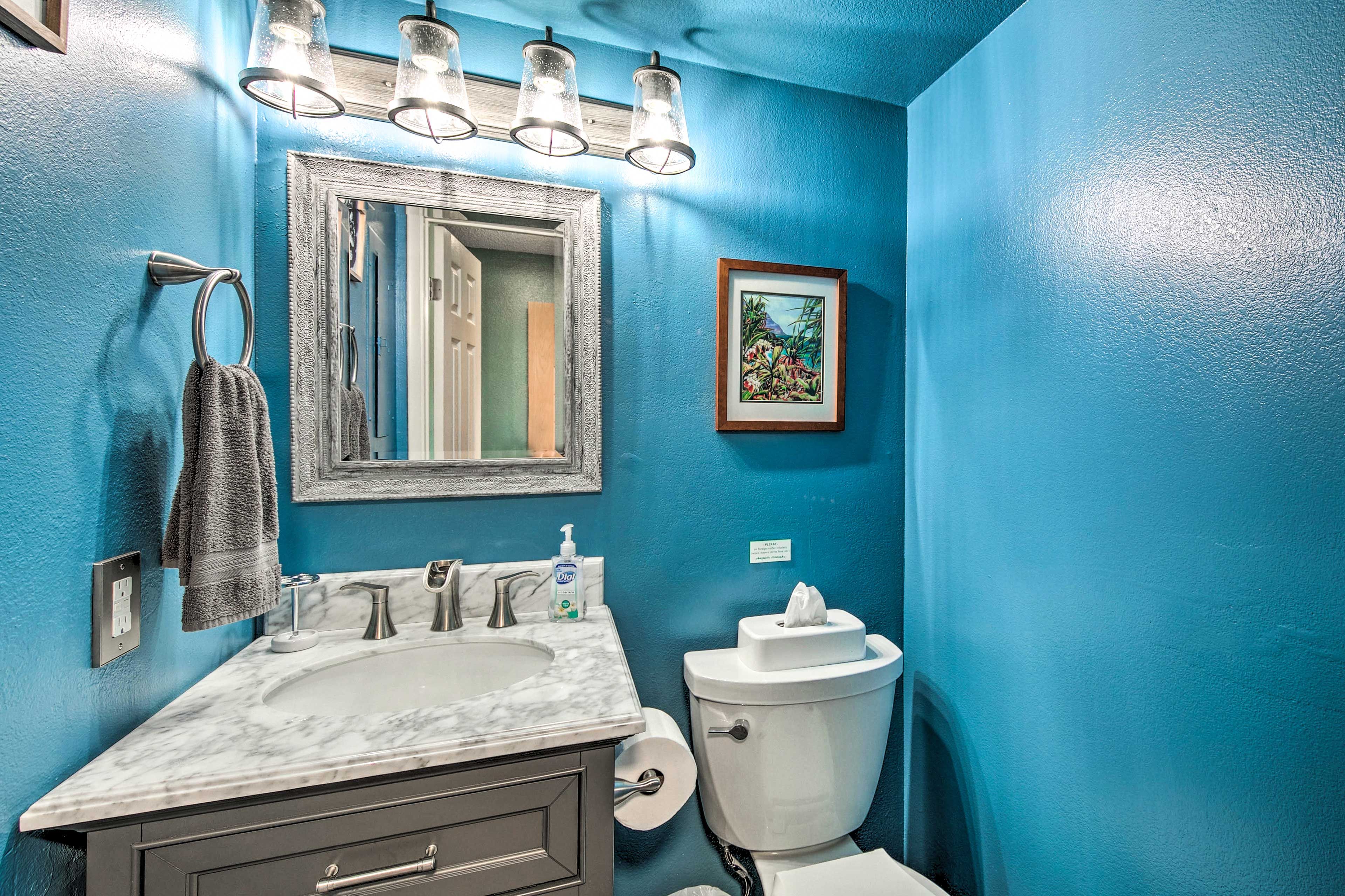 Half Bathroom | Towels Provided | 1st Floor